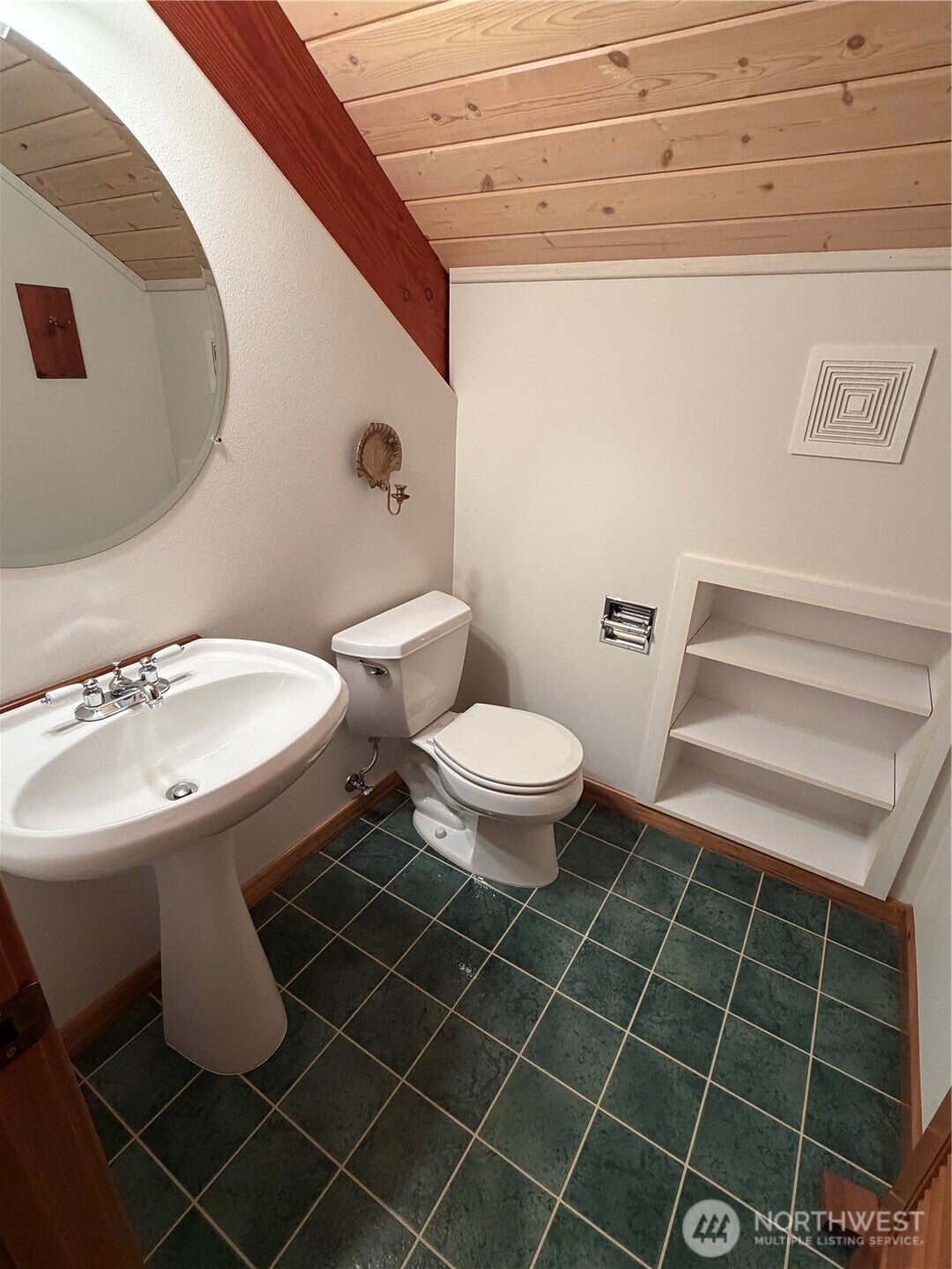 Anacortes, Washington, 98221, United States, 2 Bedrooms Bedrooms, ,3 BathroomsBathrooms,Residential,Active,1997600