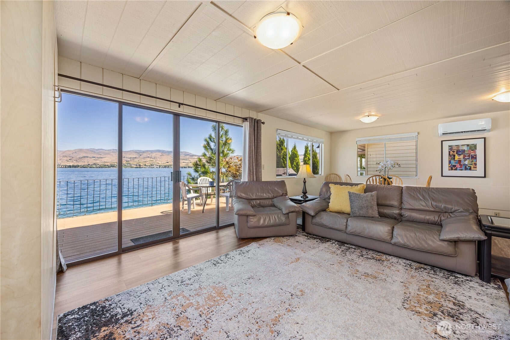 Chelan, Washington, 98816, United States, 4 Bedrooms Bedrooms, ,2 BathroomsBathrooms,Residential,Active,1971797