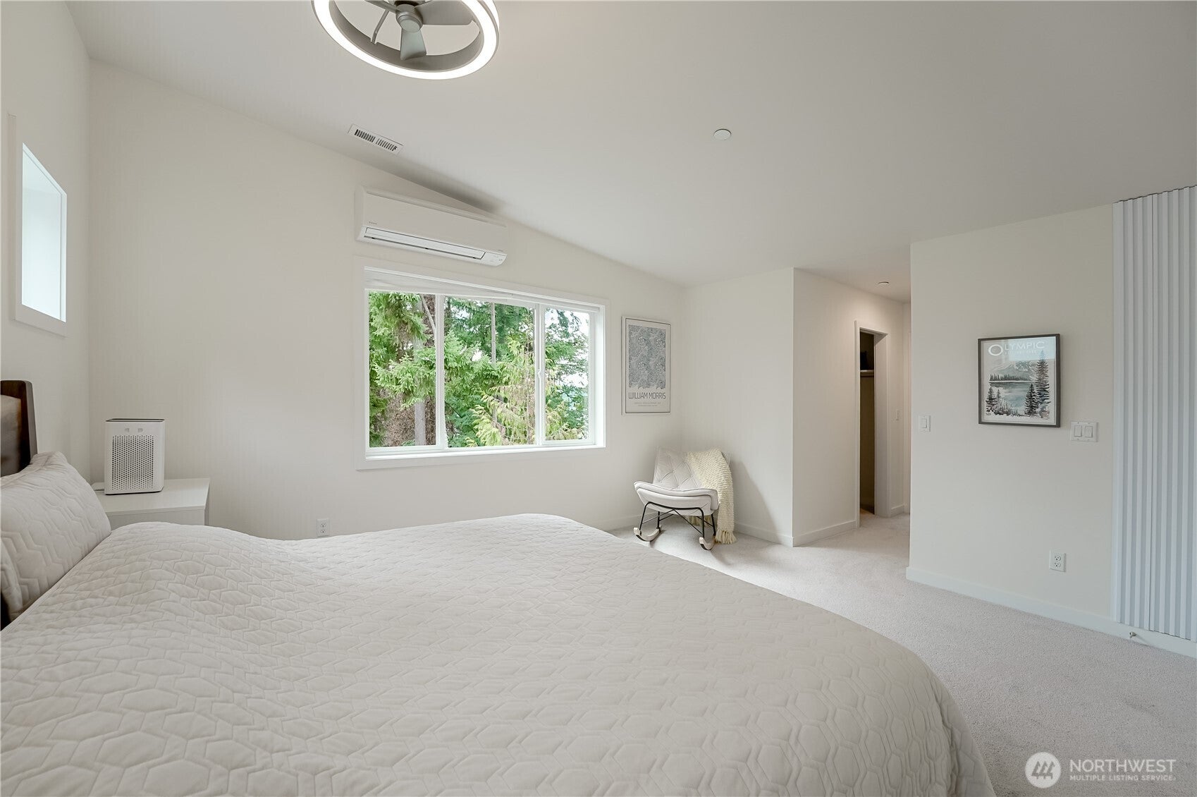 Sammamish, Washington, 98074, United States, 5 Bedrooms Bedrooms, ,4 BathroomsBathrooms,Residential,Active,1953706