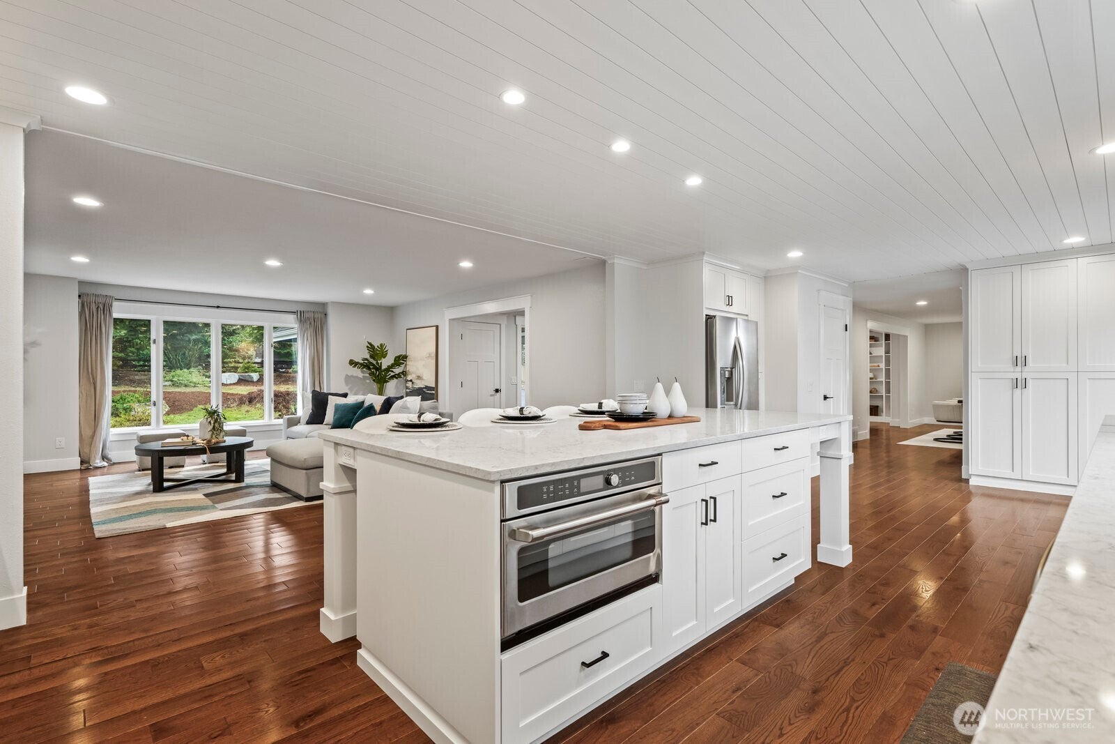 Woodinville, Washington, 98077, United States, 4 Bedrooms Bedrooms, ,4 BathroomsBathrooms,Residential,Active,2001351