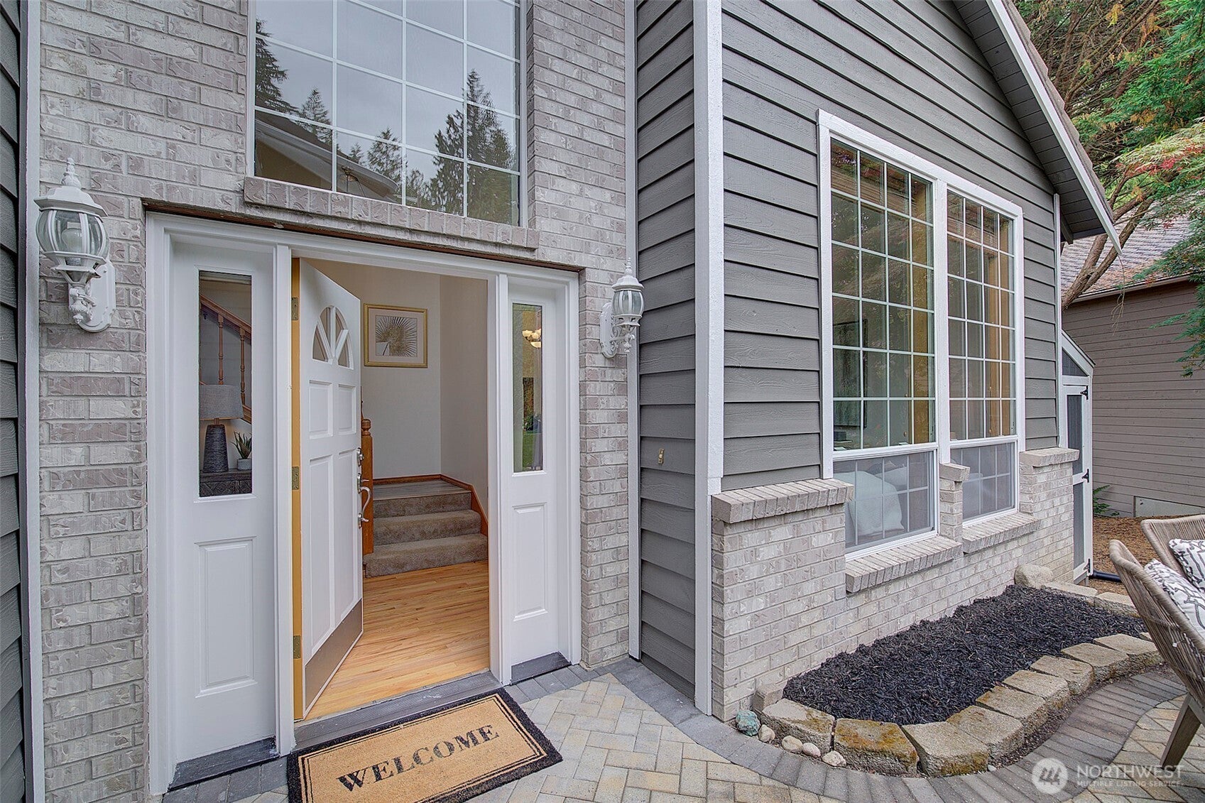 Sammamish, Washington, 98074, United States, 4 Bedrooms Bedrooms, ,4 BathroomsBathrooms,Residential,Active,1909838