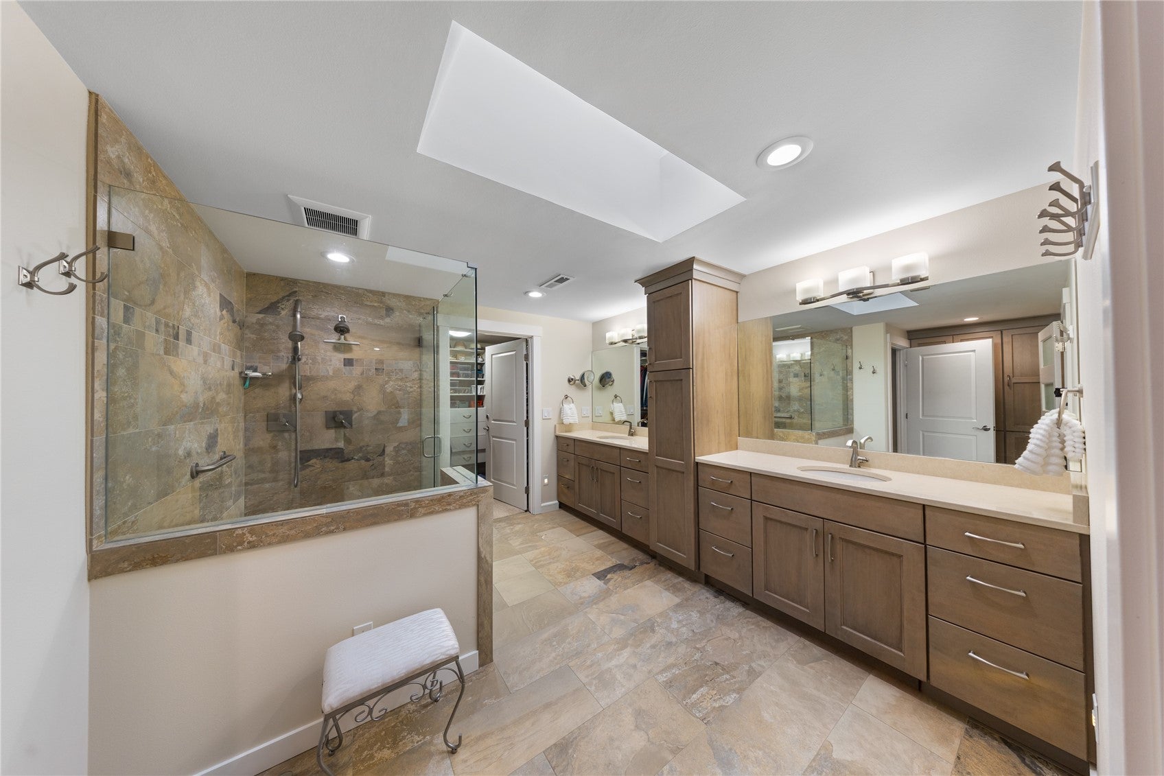 Anacortes, Washington, 98221, United States, 3 Bedrooms Bedrooms, ,2 BathroomsBathrooms,Residential,Active,2009181