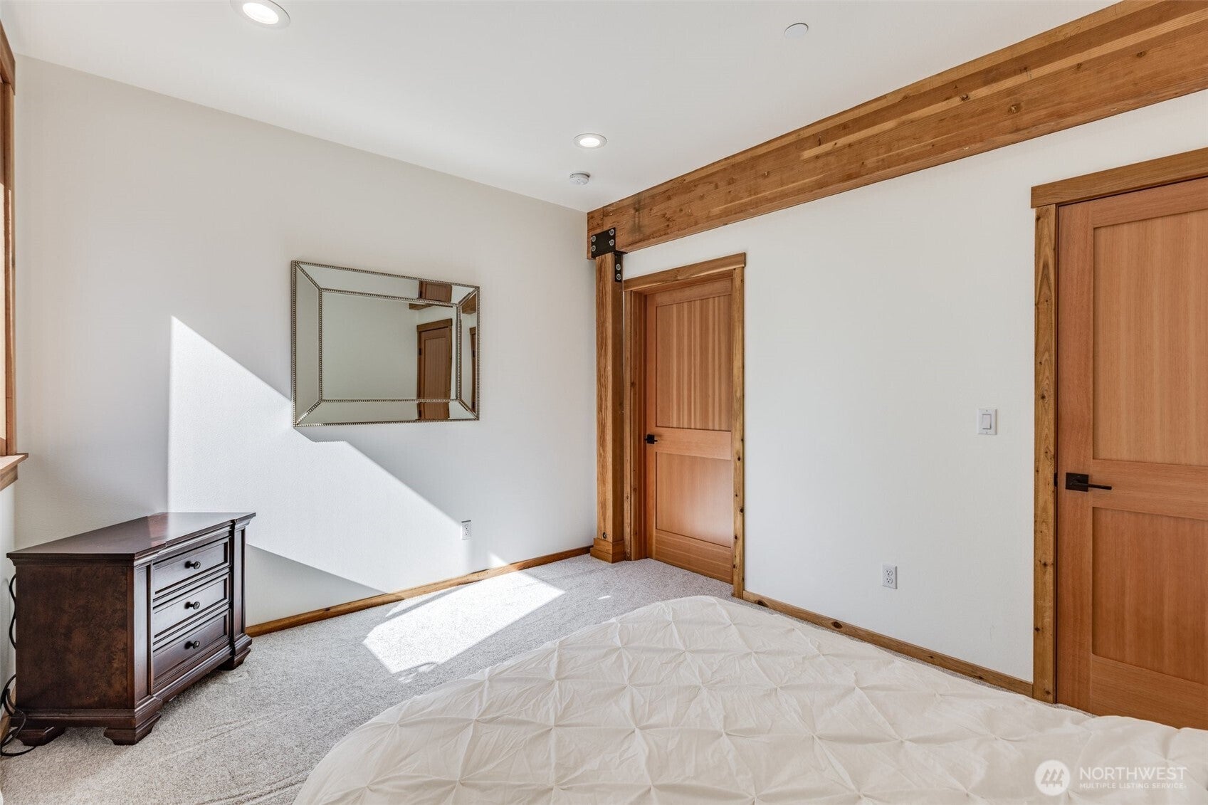 Eatonville, Washington, 98328, United States, 3 Bedrooms Bedrooms, ,3 BathroomsBathrooms,Residential,Active,1798196