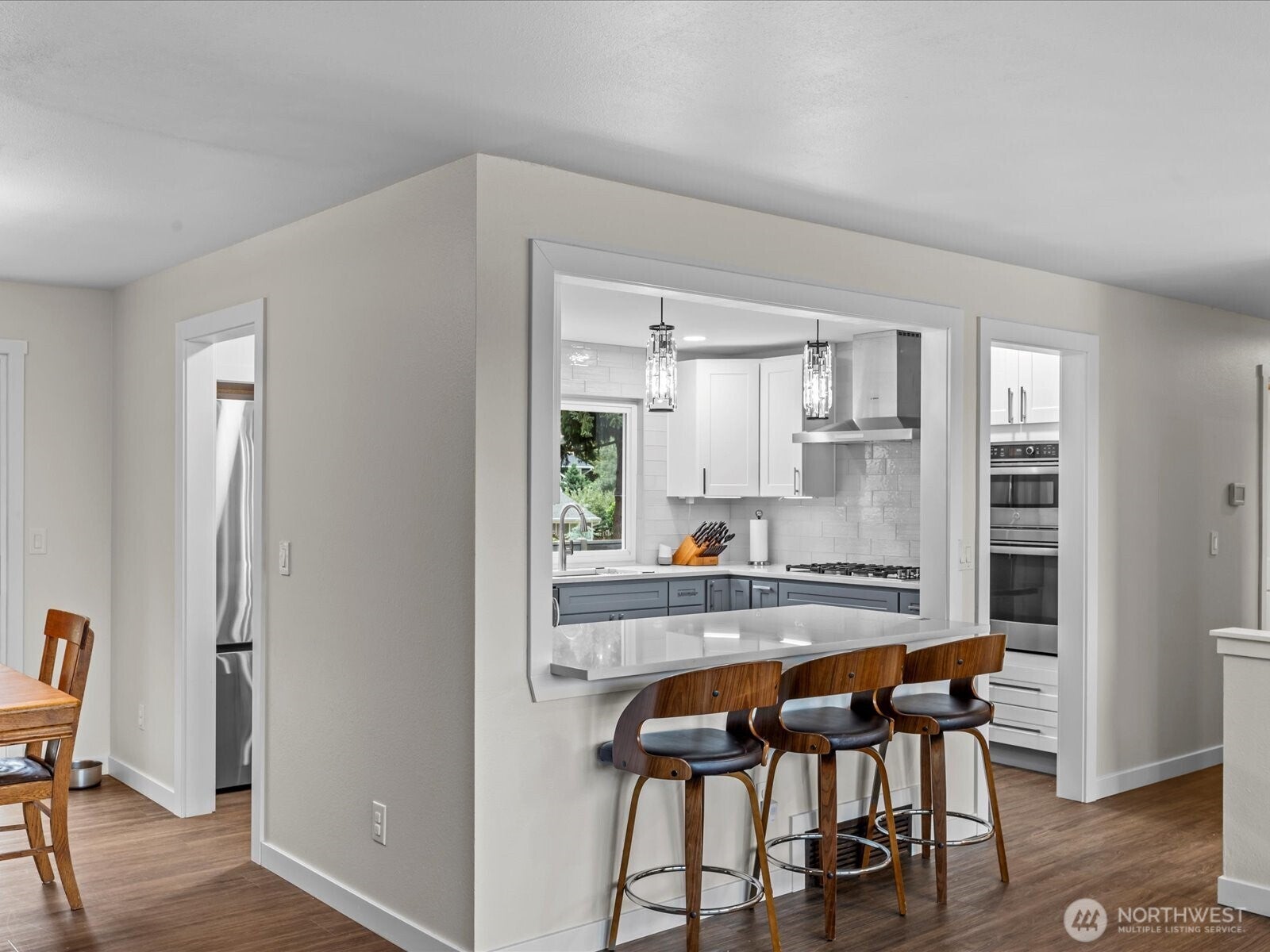 Kirkland, Washington, 98033, United States, 3 Bedrooms Bedrooms, ,3 BathroomsBathrooms,Residential,Active,1941339