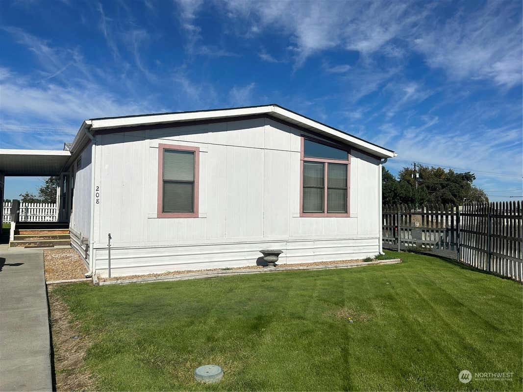 2240 W BROADWAY AVE UNIT 208, MOSES LAKE, WA 98837, photo 1 of 18