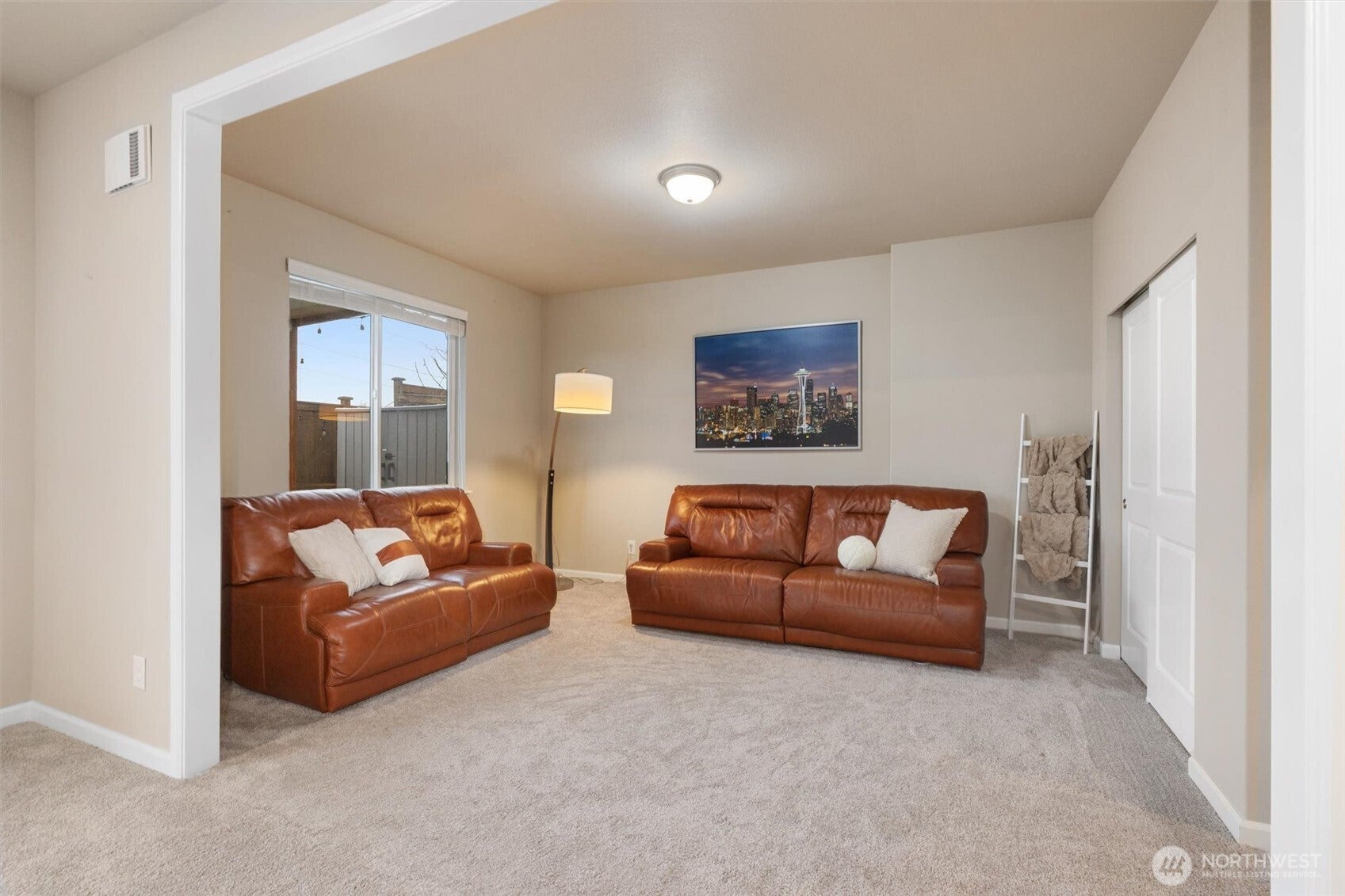 Bothell, Washington, 98021, United States, 4 Bedrooms Bedrooms, ,4 BathroomsBathrooms,Residential,Active,2007270