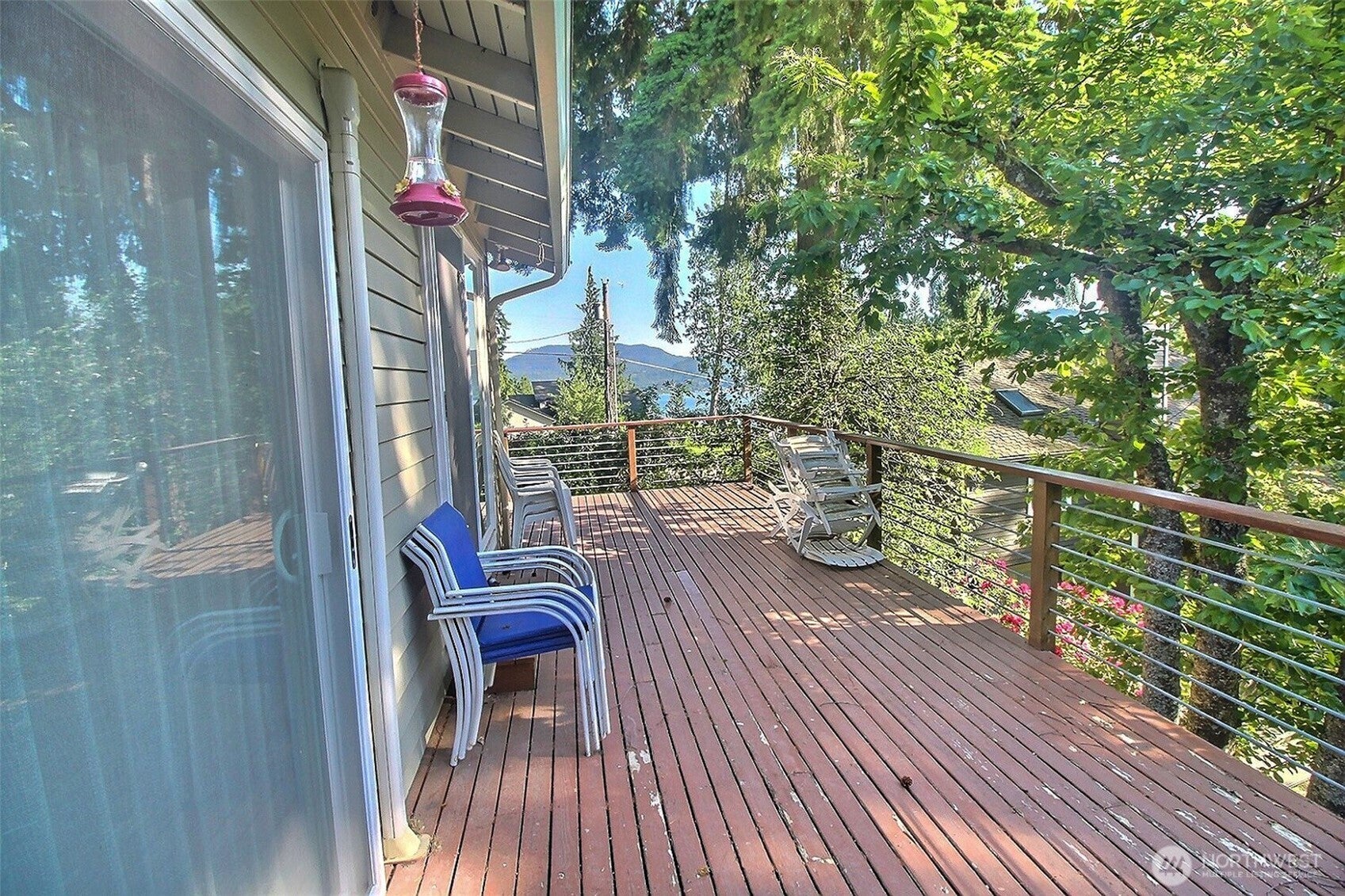 Sammamish, Washington, 98075, United States, 2 Bedrooms Bedrooms, ,2 BathroomsBathrooms,Residential,Active,1941345