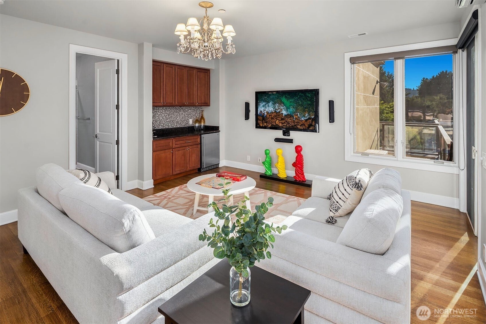 Bellevue, Washington, 98006, United States, 5 Bedrooms Bedrooms, ,8 BathroomsBathrooms,Residential,Active,1914795