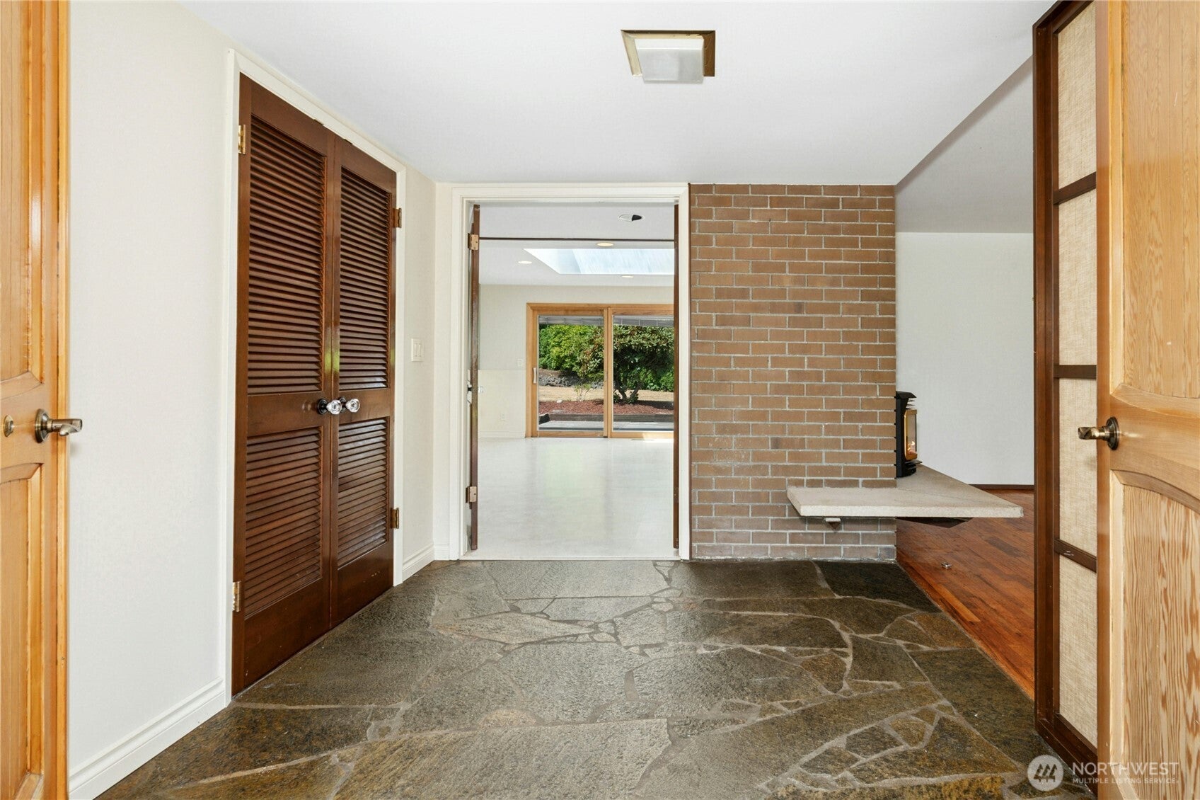 Bellevue, Washington, 98008, United States, 3 Bedrooms Bedrooms, ,2 BathroomsBathrooms,Residential,Active,1914589