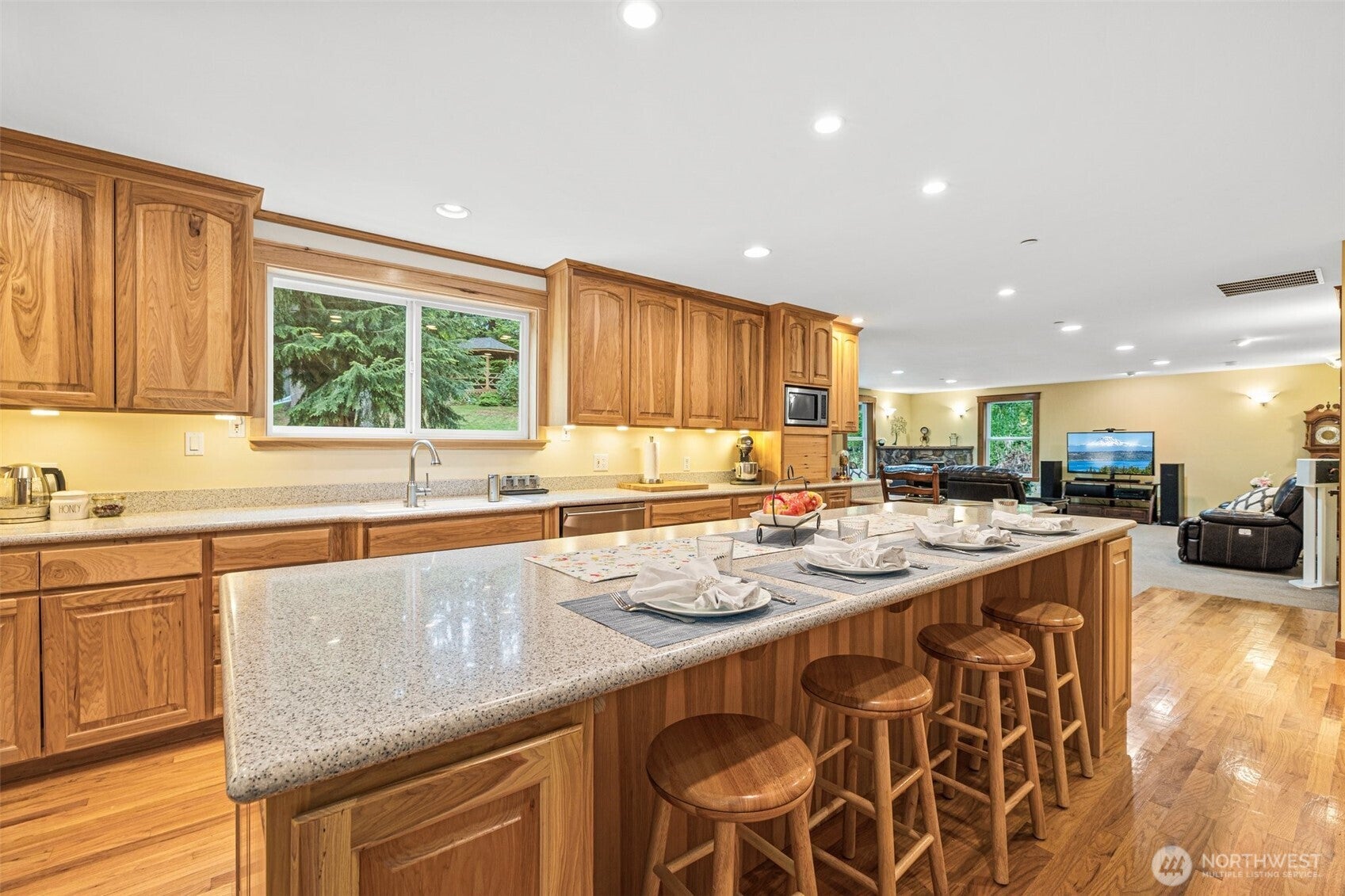Kent, Washington, 98042, United States, 4 Bedrooms Bedrooms, ,4 BathroomsBathrooms,Residential,Active,1908132