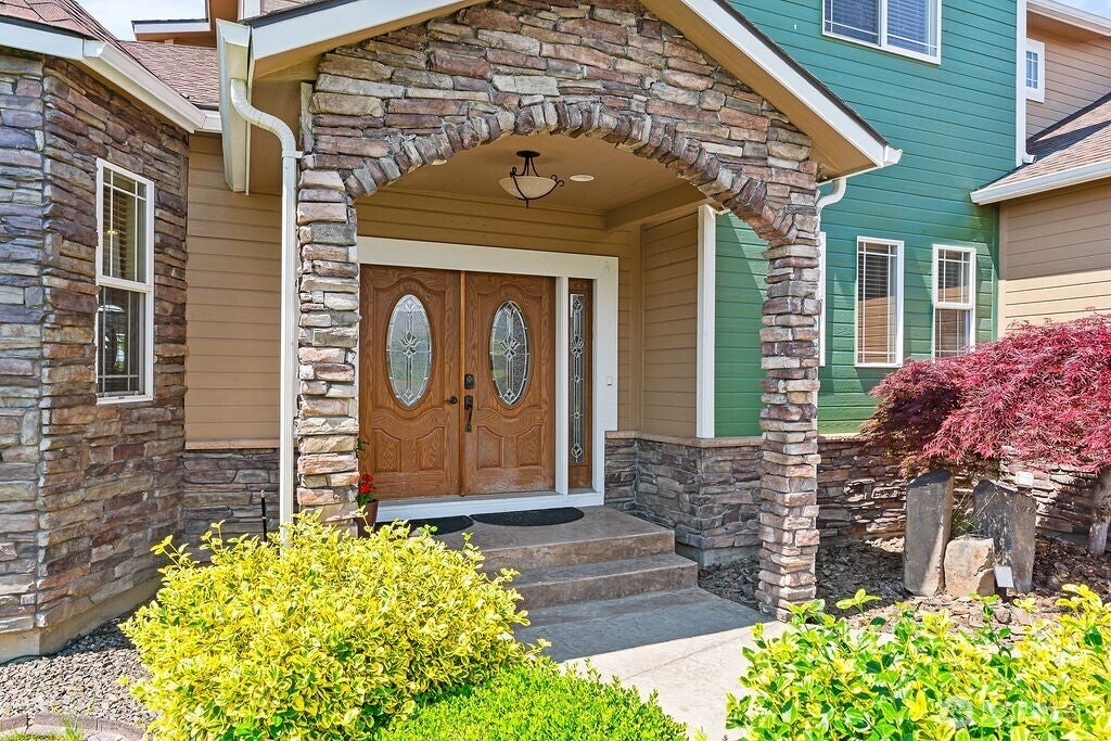 Yakima, Washington, 98901, United States, 4 Bedrooms Bedrooms, ,3 BathroomsBathrooms,Residential,Active,1820832