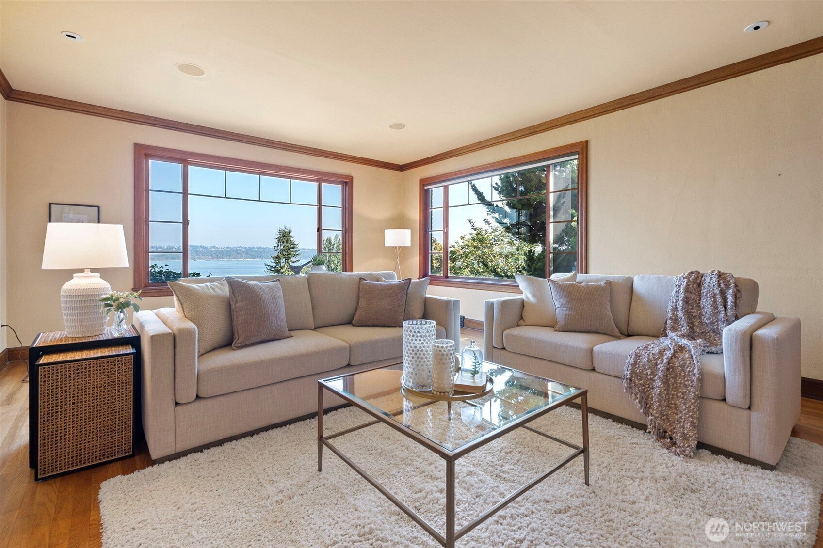 Tacoma, Washington, 98406, United States, 4 Bedrooms Bedrooms, ,4 BathroomsBathrooms,Residential,Active,1952076