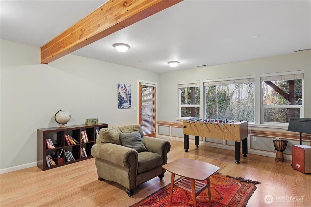 Lake Forest Park, Washington, 98155, United States, 6 Bedrooms Bedrooms, ,4 BathroomsBathrooms,Residential,Active,1996284