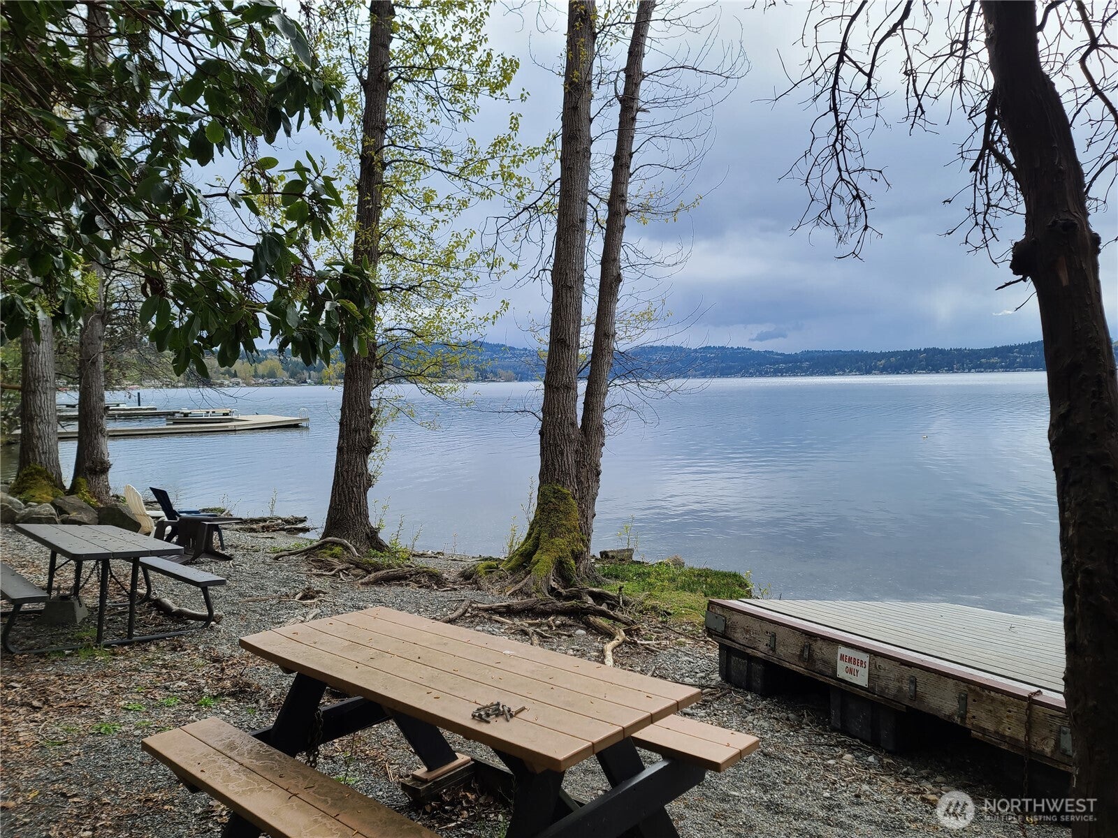 Sammamish, Washington, 98074, United States, 4 Bedrooms Bedrooms, ,4 BathroomsBathrooms,Residential,Active,1886848