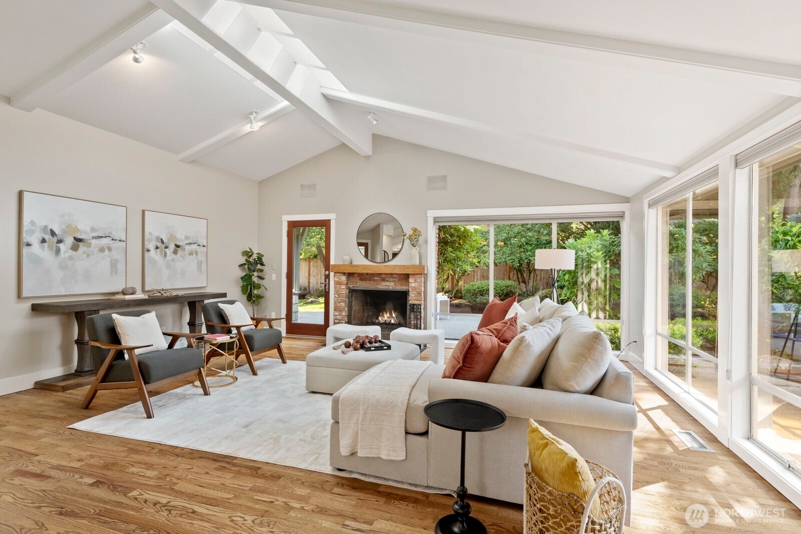 Seattle, Washington, 98136, United States, 4 Bedrooms Bedrooms, ,4 BathroomsBathrooms,Residential,Active,1945253