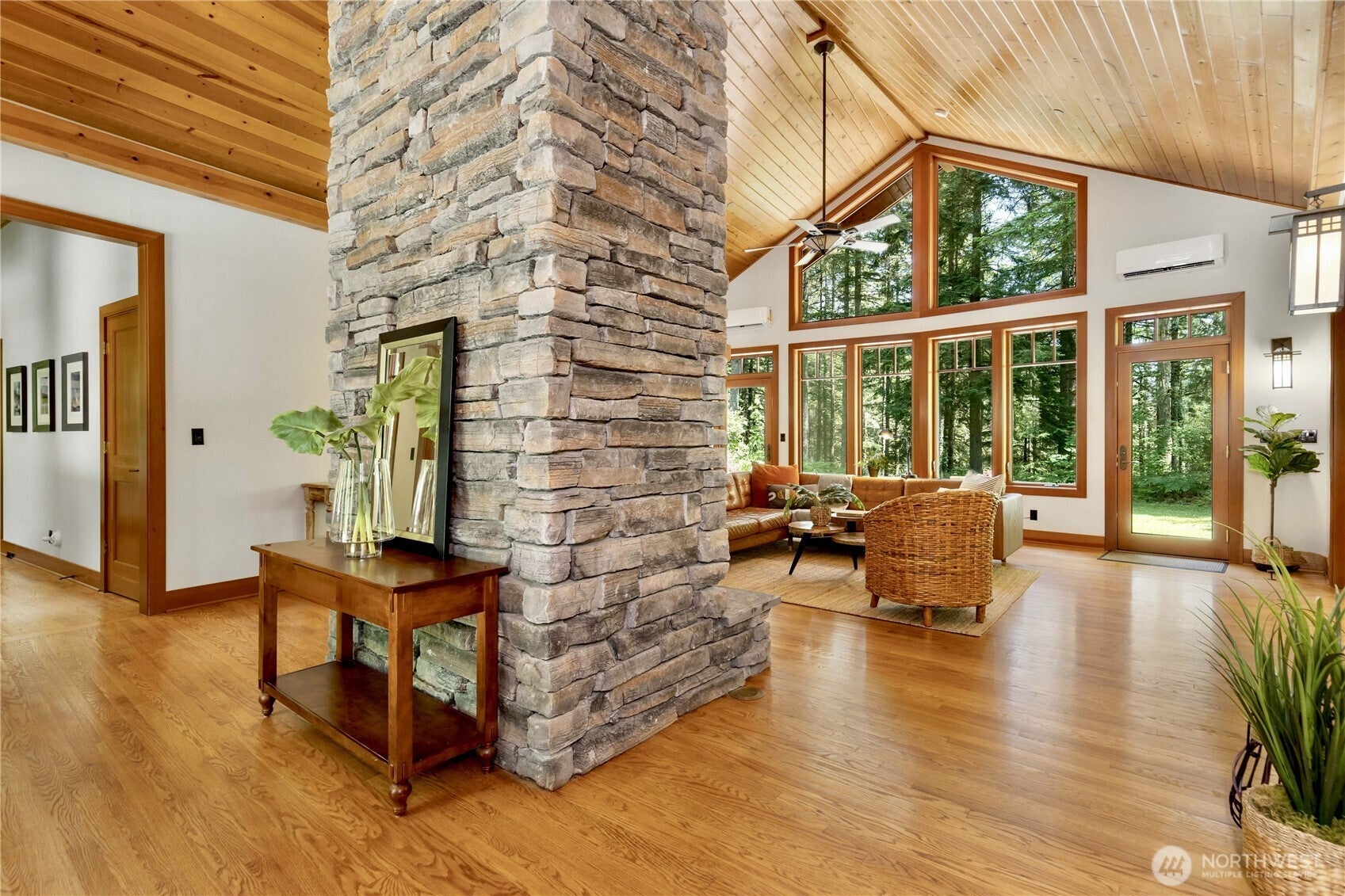 Carnation, Washington, 98014, United States, 3 Bedrooms Bedrooms, ,4 BathroomsBathrooms,Residential,Active,1945355