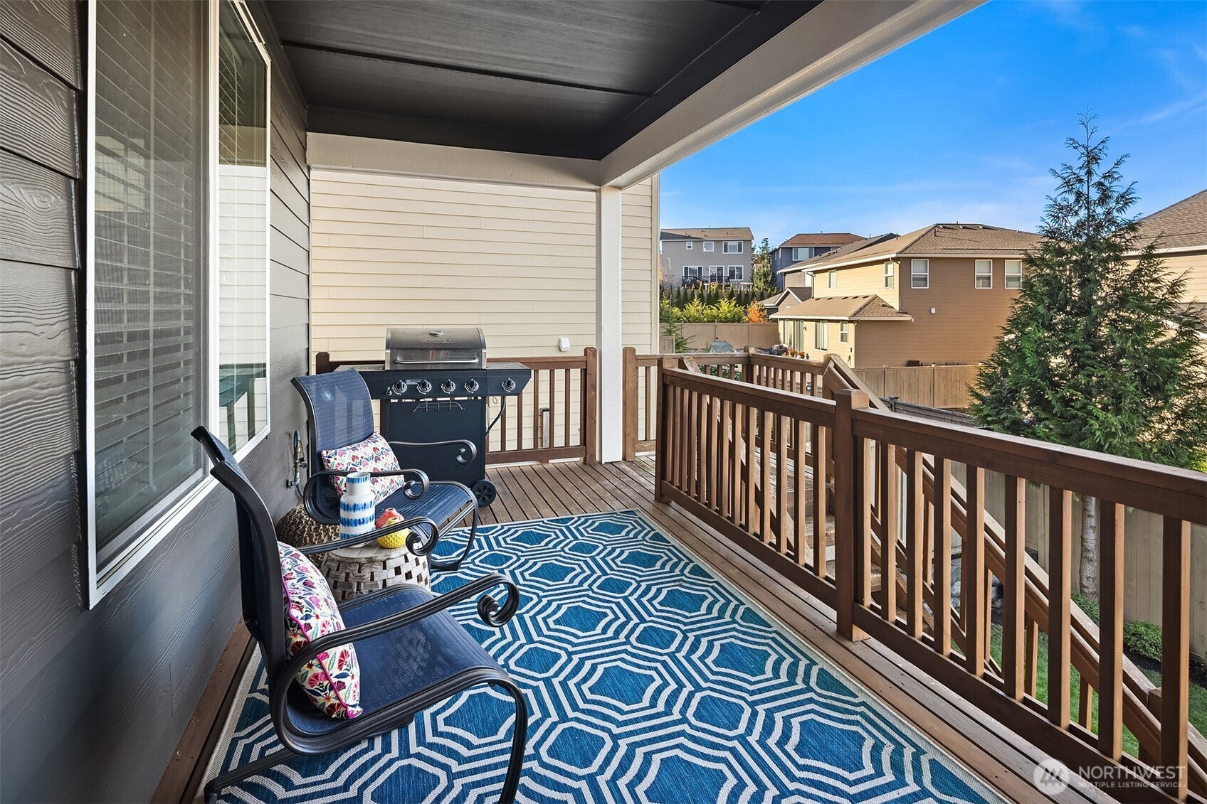 Snoqualmie, Washington, 98065, United States, 5 Bedrooms Bedrooms, ,4 BathroomsBathrooms,Residential,Active,1995292