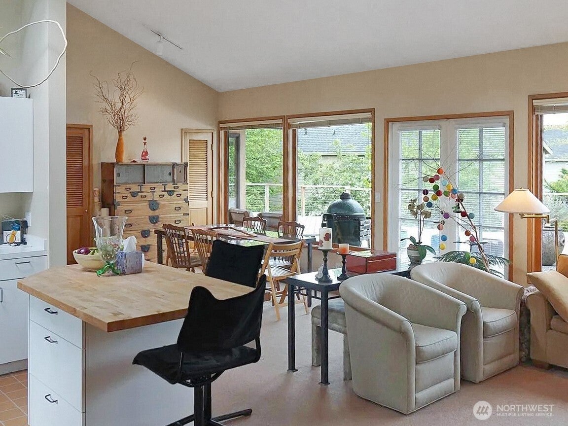 Bellevue, Washington, 98004, United States, 3 Bedrooms Bedrooms, ,2 BathroomsBathrooms,Residential,Active,1876689