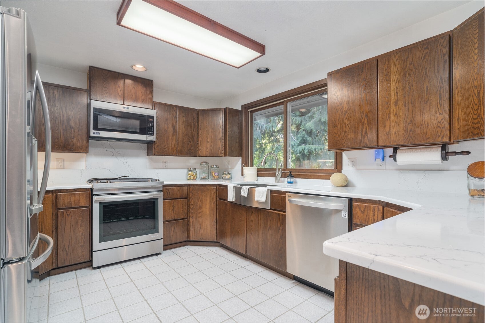 Olympia, Washington, 98516, United States, 3 Bedrooms Bedrooms, ,3 BathroomsBathrooms,Residential,Active,1945848