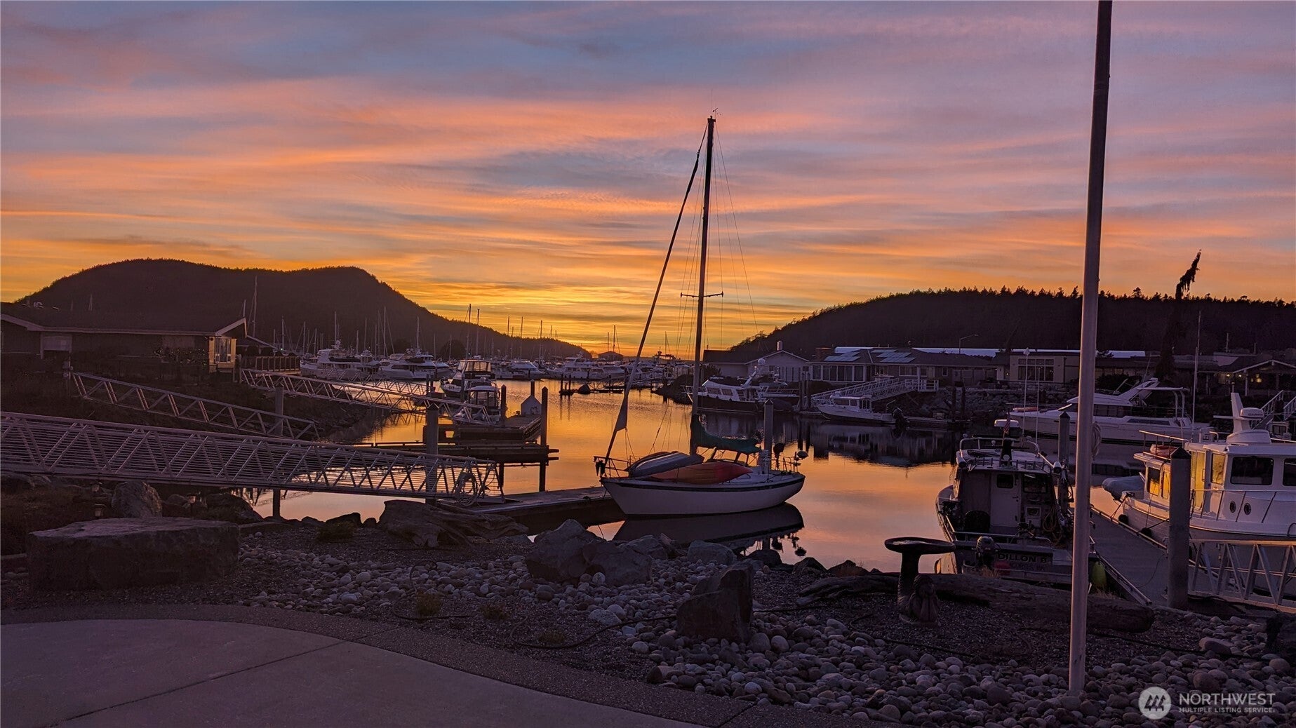 Anacortes, Washington, 98221, United States, 3 Bedrooms Bedrooms, ,2 BathroomsBathrooms,Residential,Active,2009181