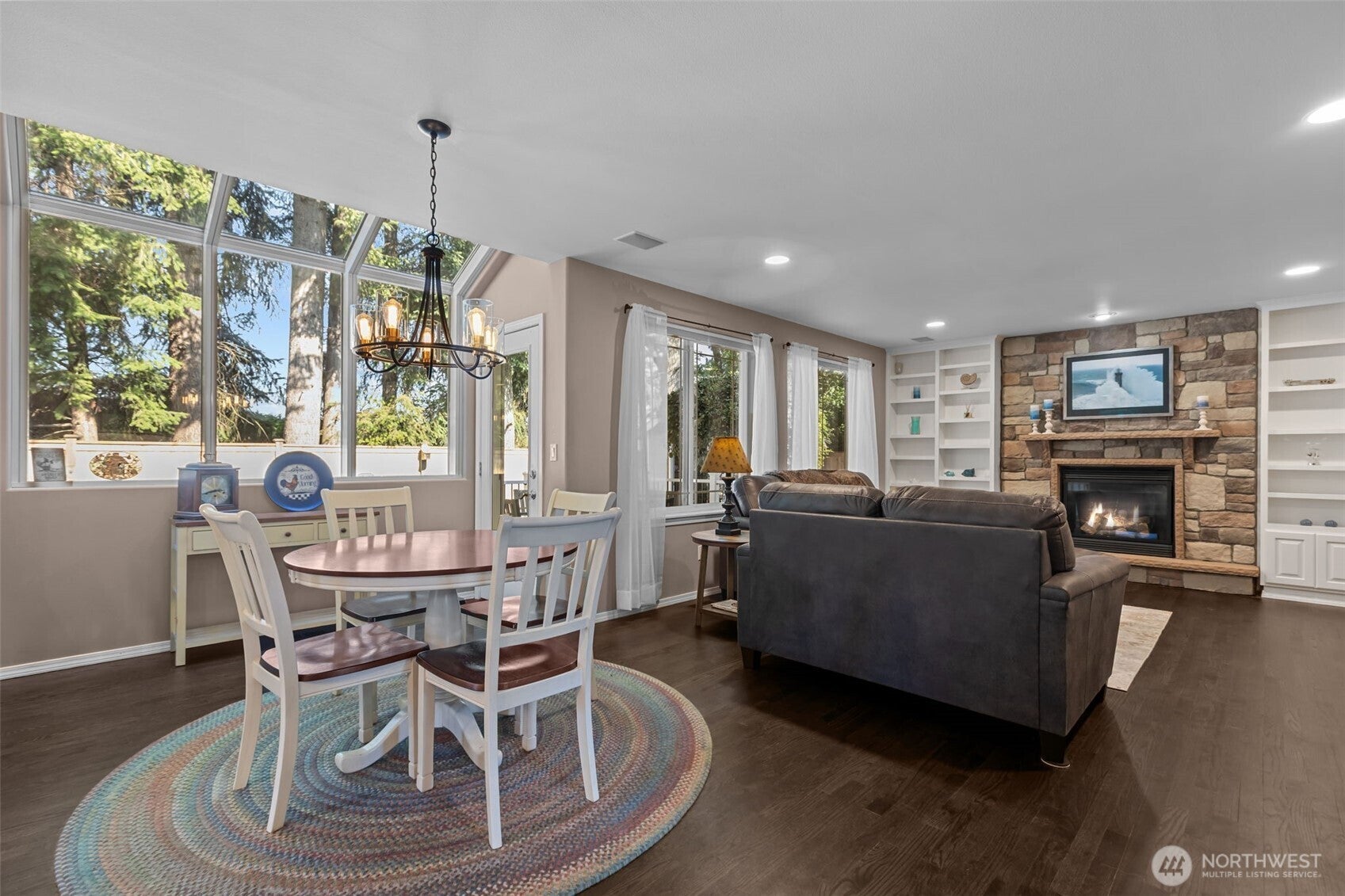 Snohomish, Washington, 98290, United States, 4 Bedrooms Bedrooms, ,3 BathroomsBathrooms,Residential,Active,1960119