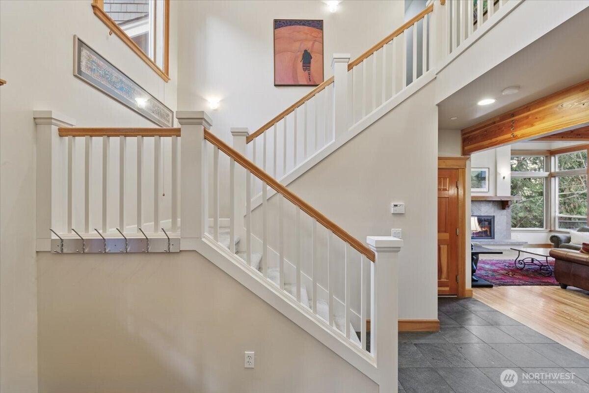 Lake Forest Park, Washington, 98155, United States, 6 Bedrooms Bedrooms, ,4 BathroomsBathrooms,Residential,Active,1996284