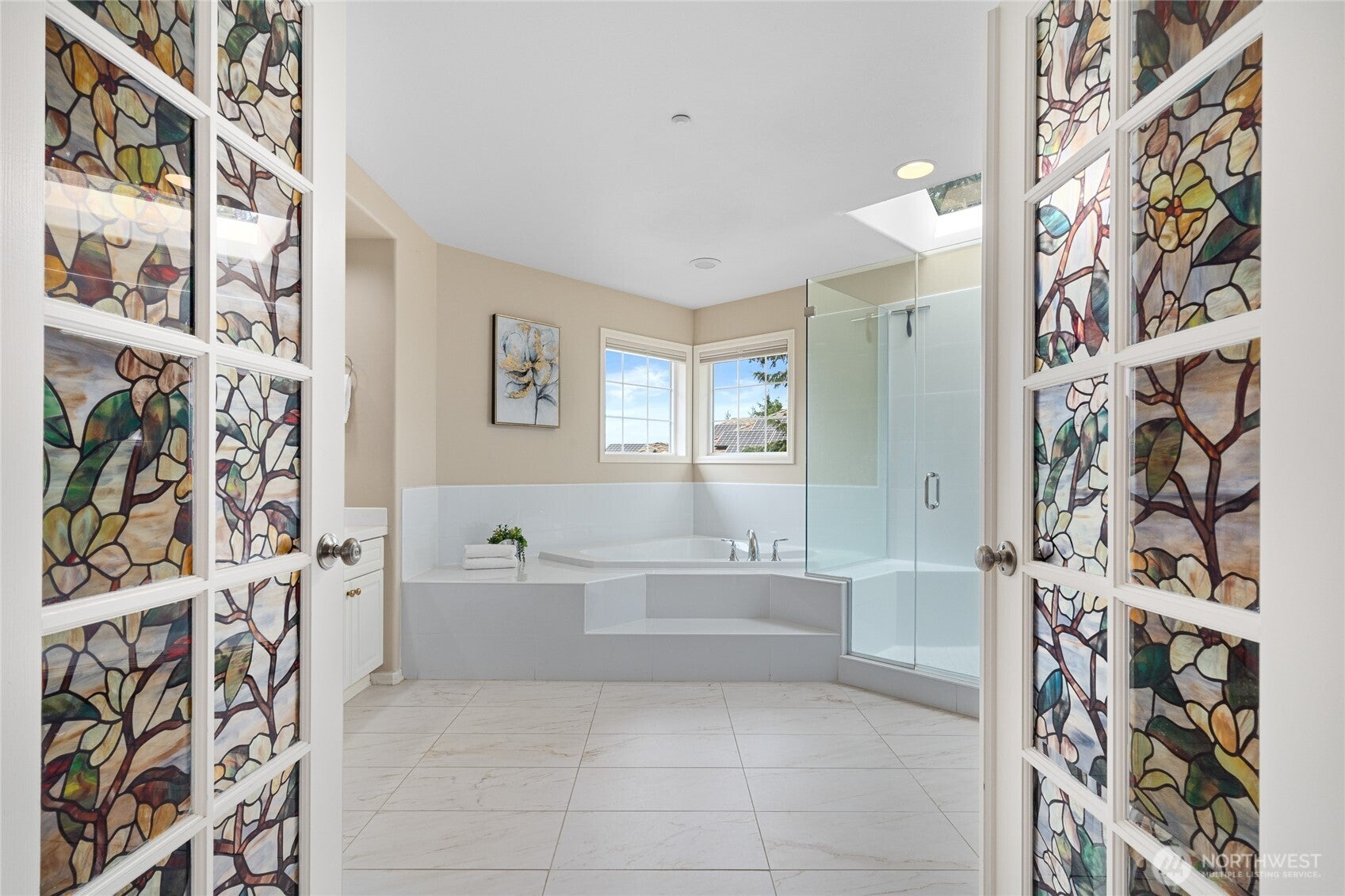 Issaquah, Washington, 98027, United States, 4 Bedrooms Bedrooms, ,2 BathroomsBathrooms,Residential,Active,1914844