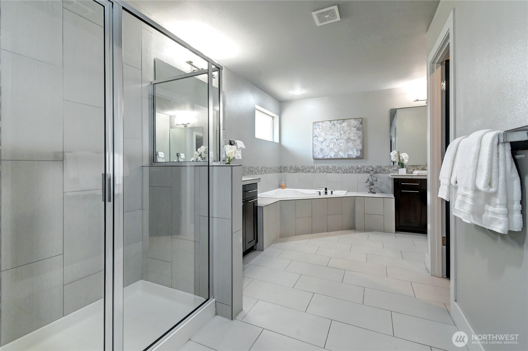 Bothell, Washington, 98012, United States, 4 Bedrooms Bedrooms, ,3 BathroomsBathrooms,Residential,Active,1905359