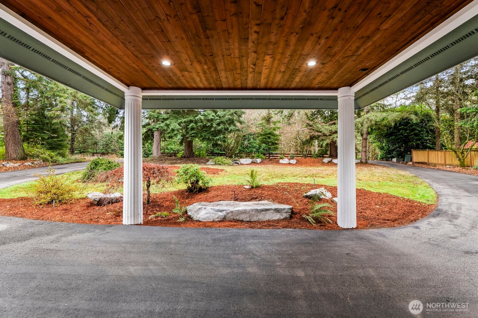 Woodinville, Washington, 98077, United States, 4 Bedrooms Bedrooms, ,4 BathroomsBathrooms,Residential,Active,2001351