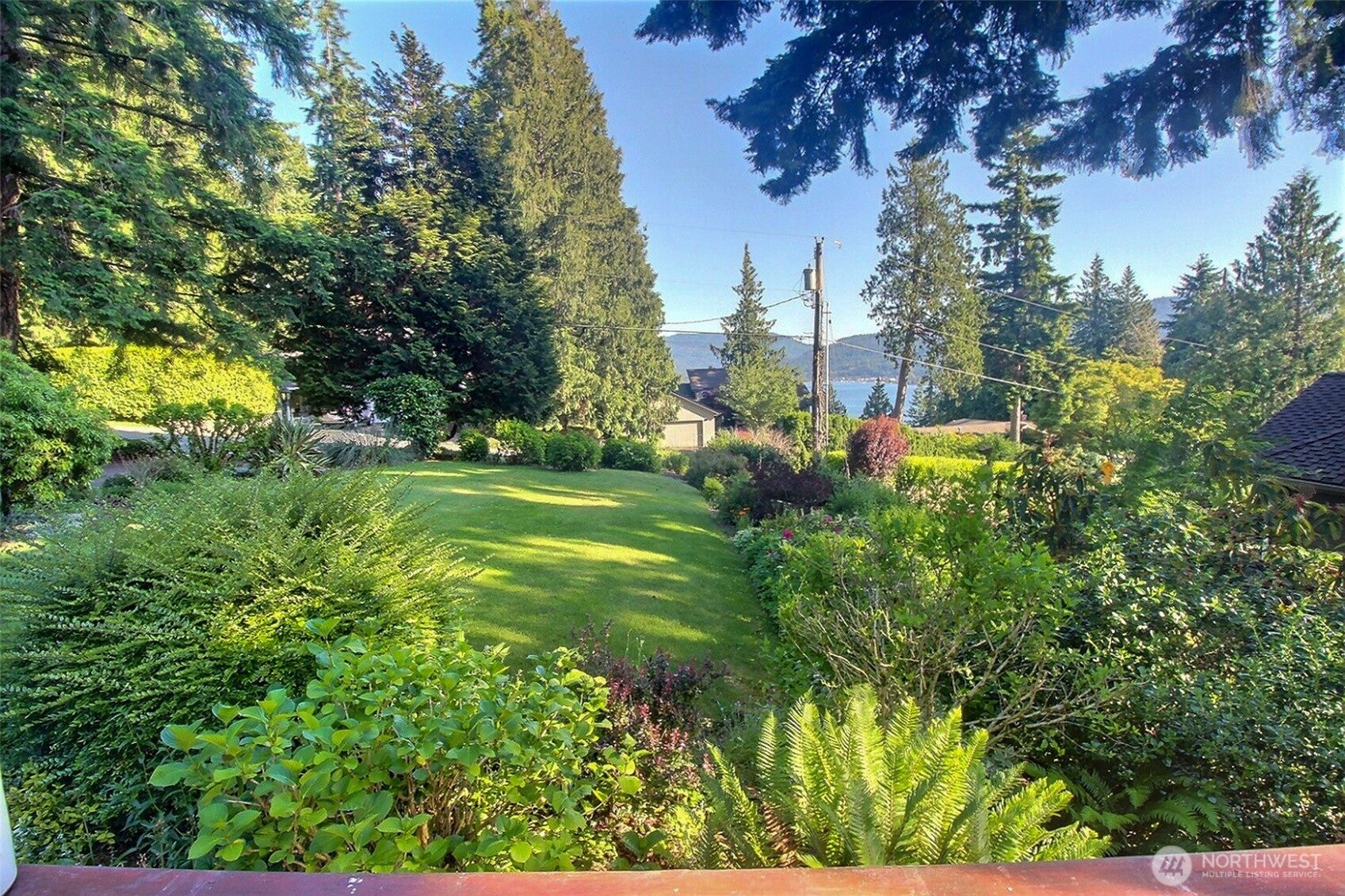 Sammamish, Washington, 98075, United States, 2 Bedrooms Bedrooms, ,2 BathroomsBathrooms,Residential,Active,1941345