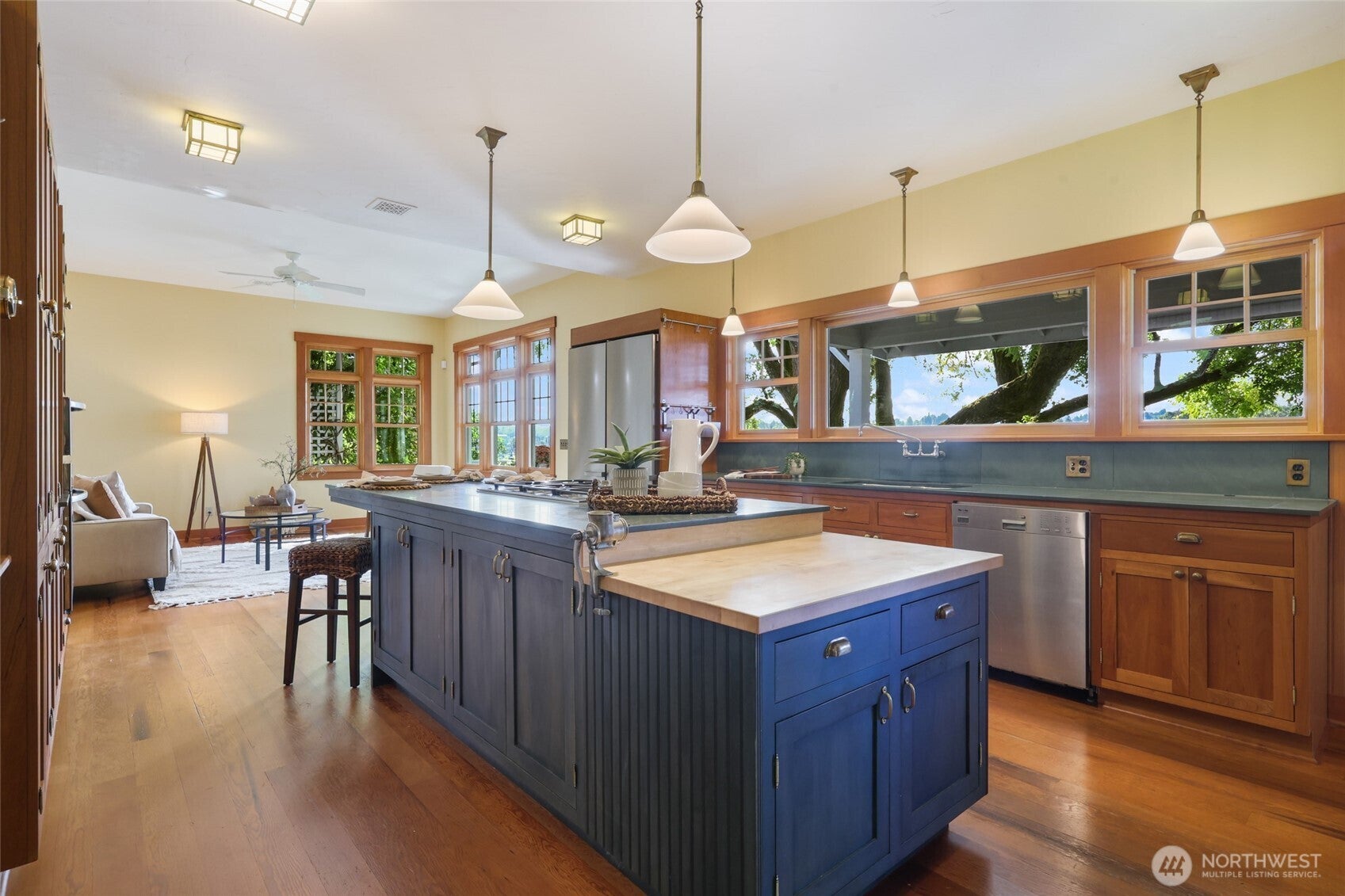 Olympia, Washington, 98506, United States, 3 Bedrooms Bedrooms, ,3 BathroomsBathrooms,Residential,Active,1953406