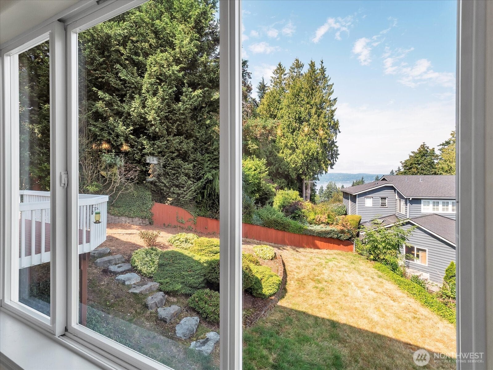Mukilteo, Washington, 98275, United States, 5 Bedrooms Bedrooms, ,4 BathroomsBathrooms,Residential,Active,1943790