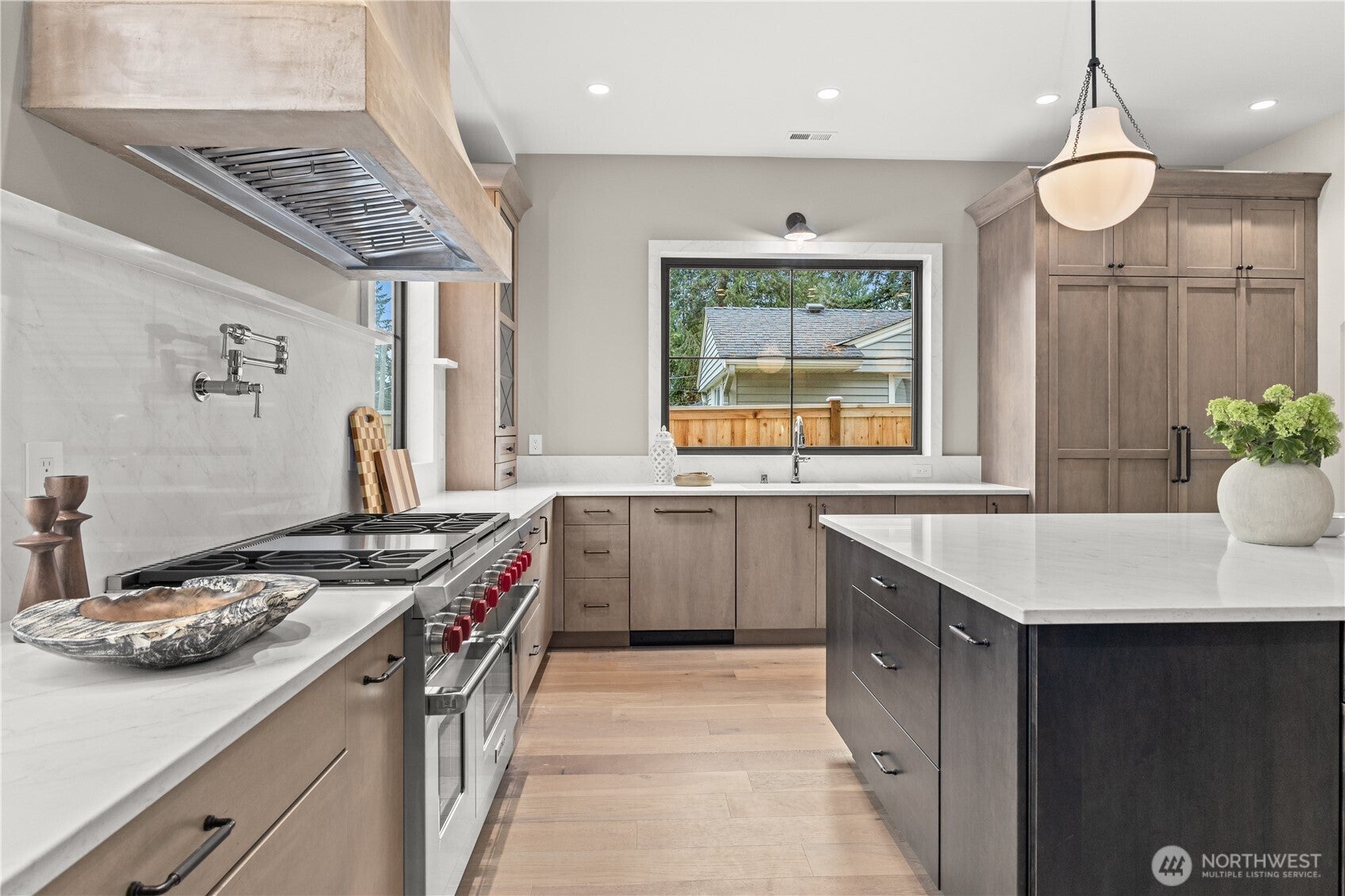 Bellevue, Washington, 98004, United States, 5 Bedrooms Bedrooms, ,6 BathroomsBathrooms,Residential,Active,2013624