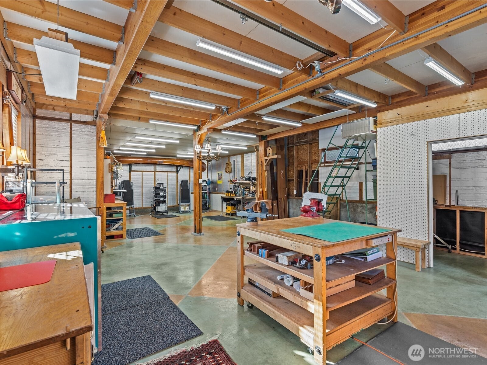 Seattle, Washington, 98103, United States, 3 Bedrooms Bedrooms, ,1 BathroomBathrooms,Residential,Active,1953017