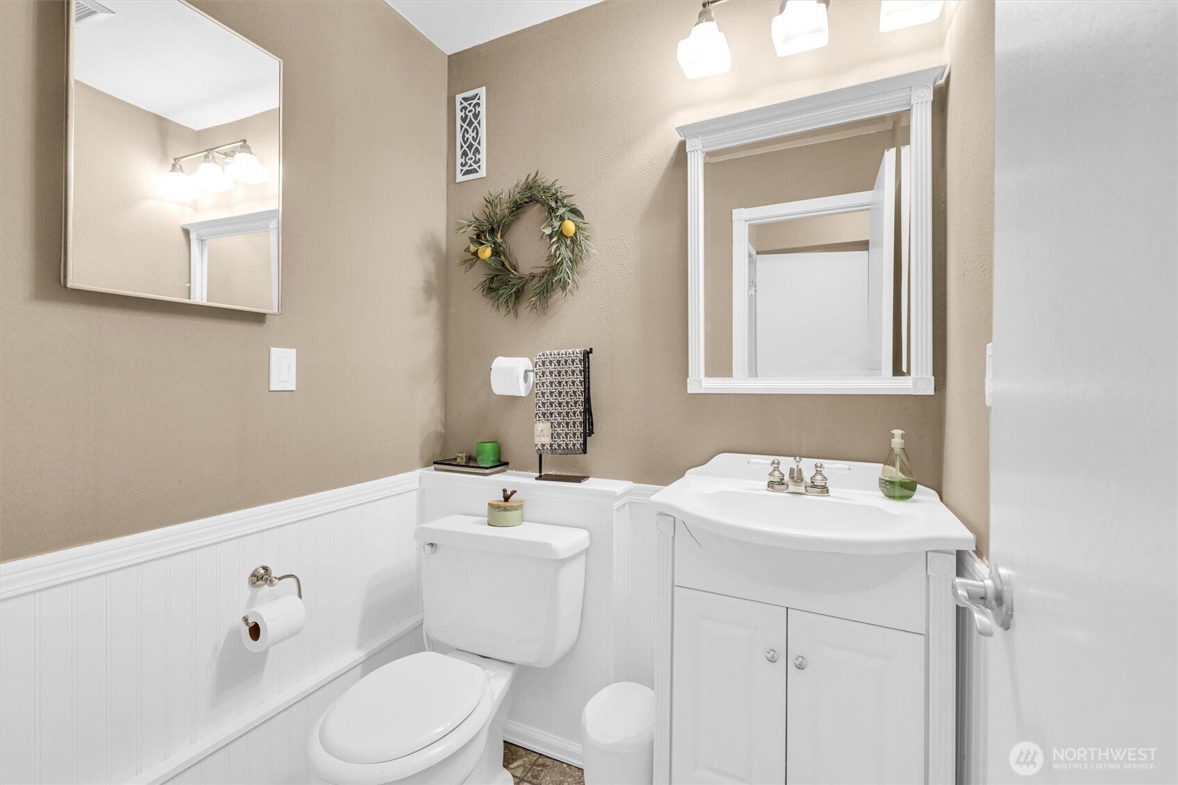 Redmond, Washington, 98052, United States, 5 Bedrooms Bedrooms, ,3 BathroomsBathrooms,Residential,Active,1988724