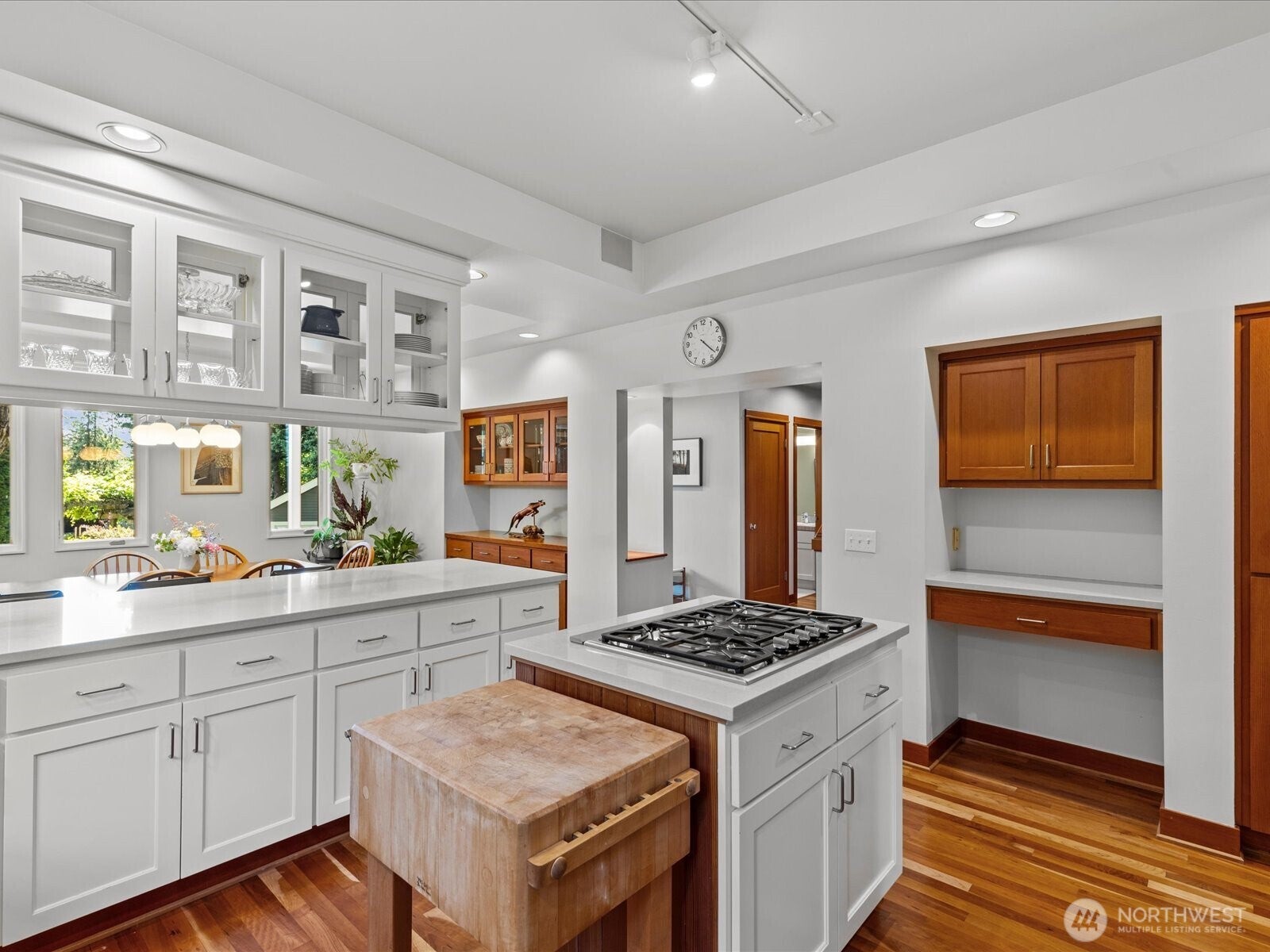 Kirkland, Washington, 98033, United States, ,3 BathroomsBathrooms,Residential,Pending,1852749