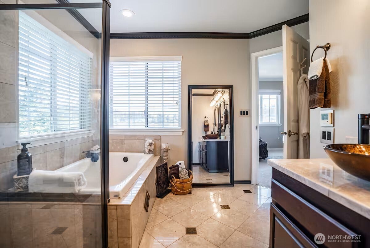 Lakewood, Washington, 98498, United States, 4 Bedrooms Bedrooms, ,4 BathroomsBathrooms,Residential,Active,1988477