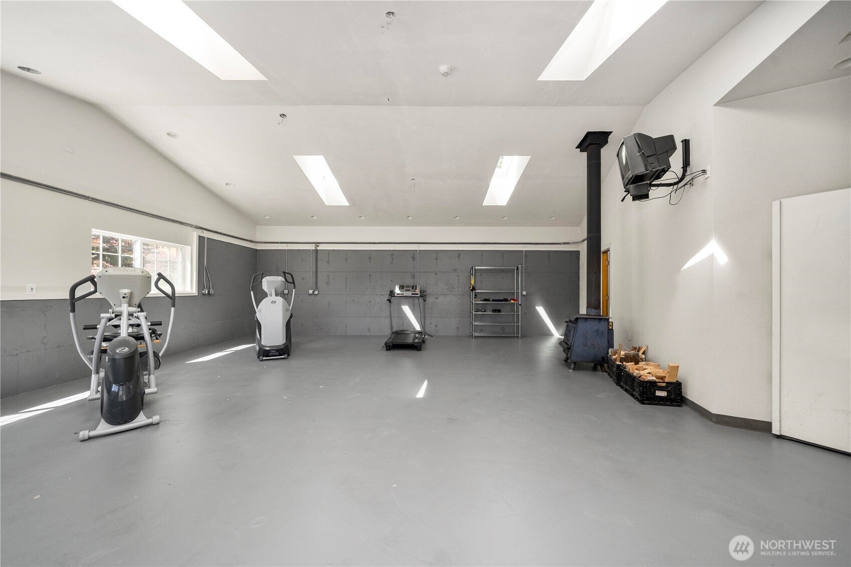 Shelton, Washington, 98584, United States, 5 Bedrooms Bedrooms, ,5 BathroomsBathrooms,Residential,Active,1877788