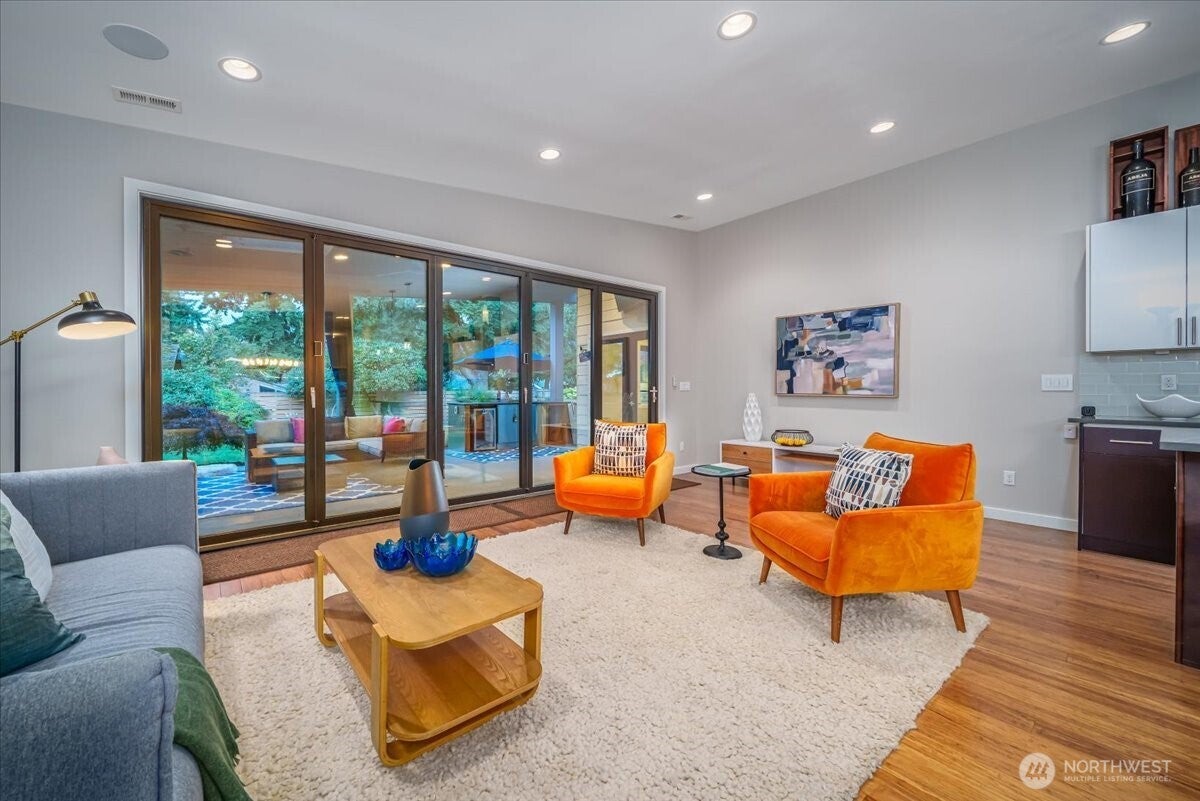 Seattle, Washington, 98177, United States, 4 Bedrooms Bedrooms, ,3 BathroomsBathrooms,Residential,Active,1953640