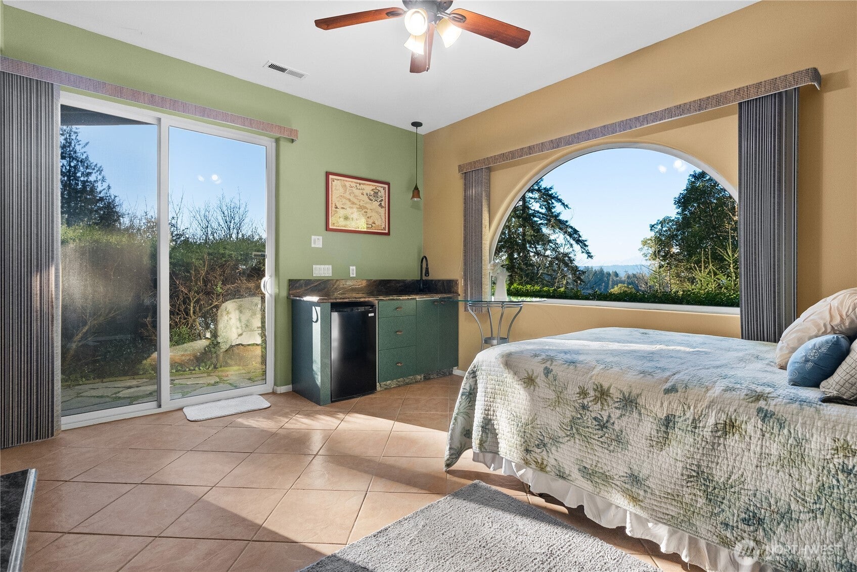 Bremerton, Washington, 98310, United States, 4 Bedrooms Bedrooms, ,4 BathroomsBathrooms,Residential,Active,1894177