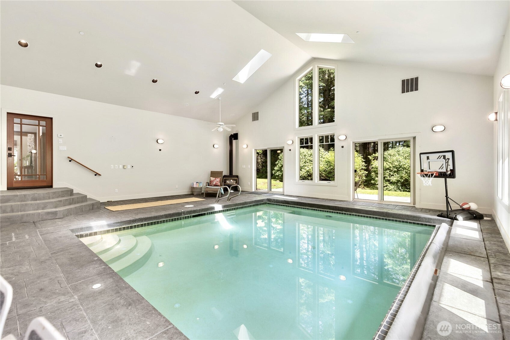 Carnation, Washington, 98014, United States, 3 Bedrooms Bedrooms, ,4 BathroomsBathrooms,Residential,Active,1945355