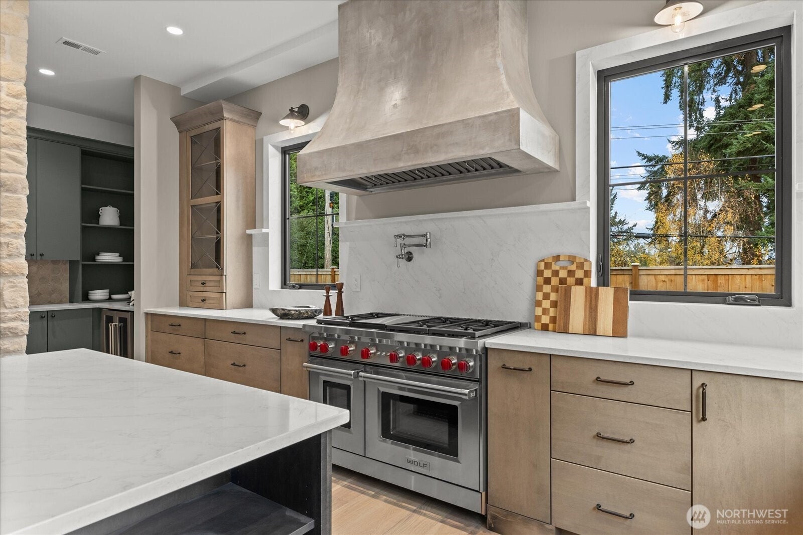 Bellevue, Washington, 98004, United States, 5 Bedrooms Bedrooms, ,6 BathroomsBathrooms,Residential,Active,2002362