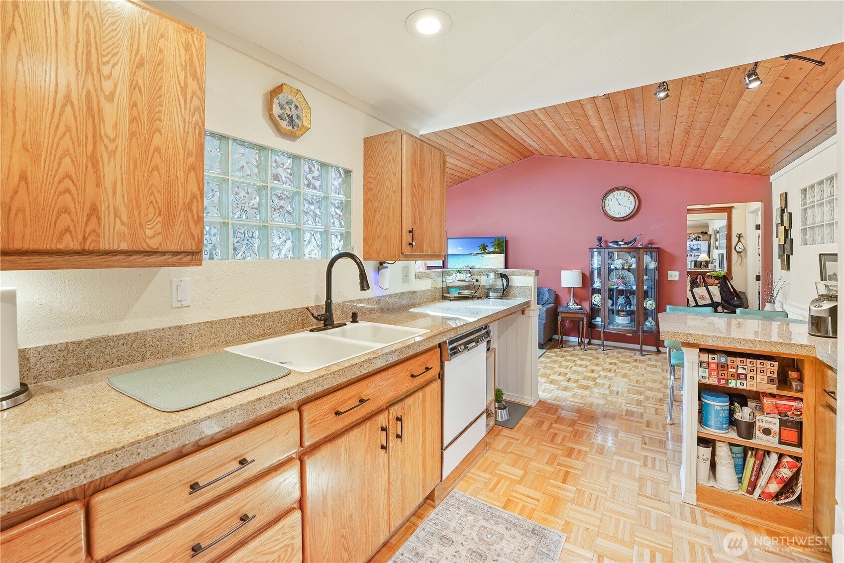 Clyde Hill, Washington, 98004, United States, 3 Bedrooms Bedrooms, ,1 BathroomBathrooms,Residential,Active,1922311