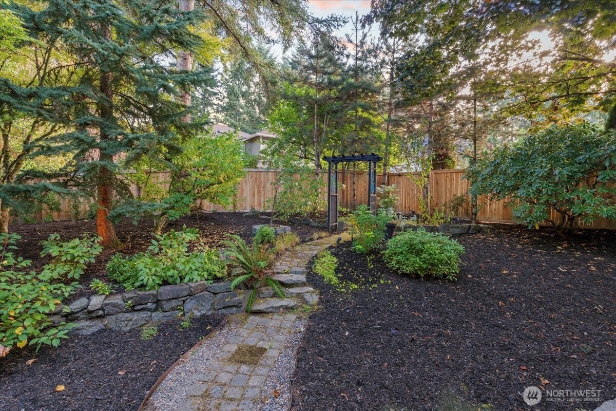 Redmond, Washington, 98052, United States, 4 Bedrooms Bedrooms, ,3 BathroomsBathrooms,Residential,Active,1953683