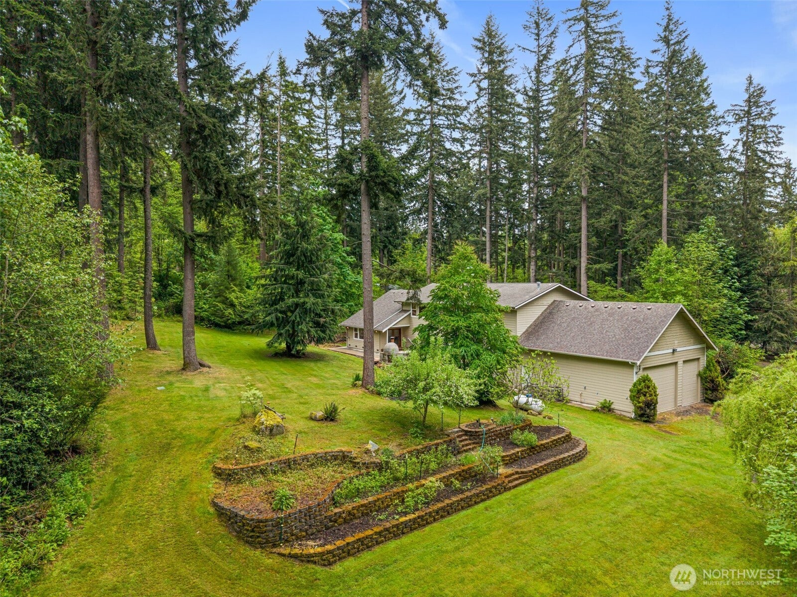 Kent, Washington, 98042, United States, 4 Bedrooms Bedrooms, ,4 BathroomsBathrooms,Residential,Active,1908132
