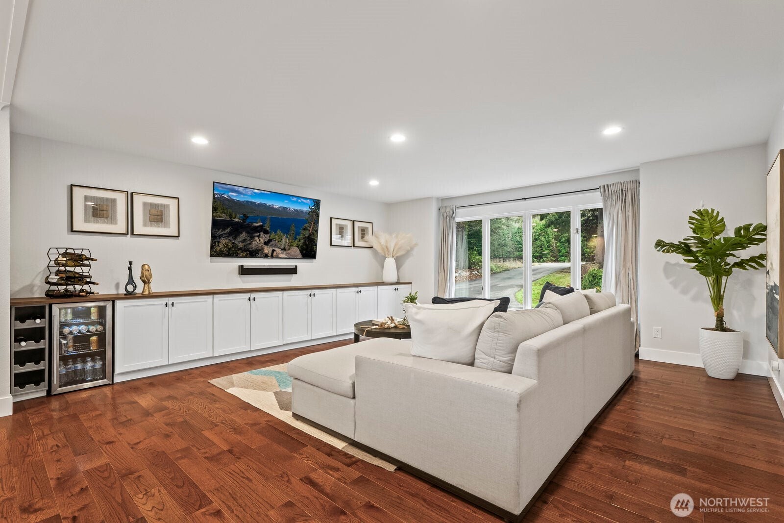 Woodinville, Washington, 98077, United States, 4 Bedrooms Bedrooms, ,4 BathroomsBathrooms,Residential,Active,2001351