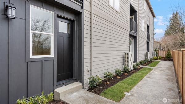 225 106TH ST SW UNIT A3, EVERETT, WA 98204, photo 1 of 26