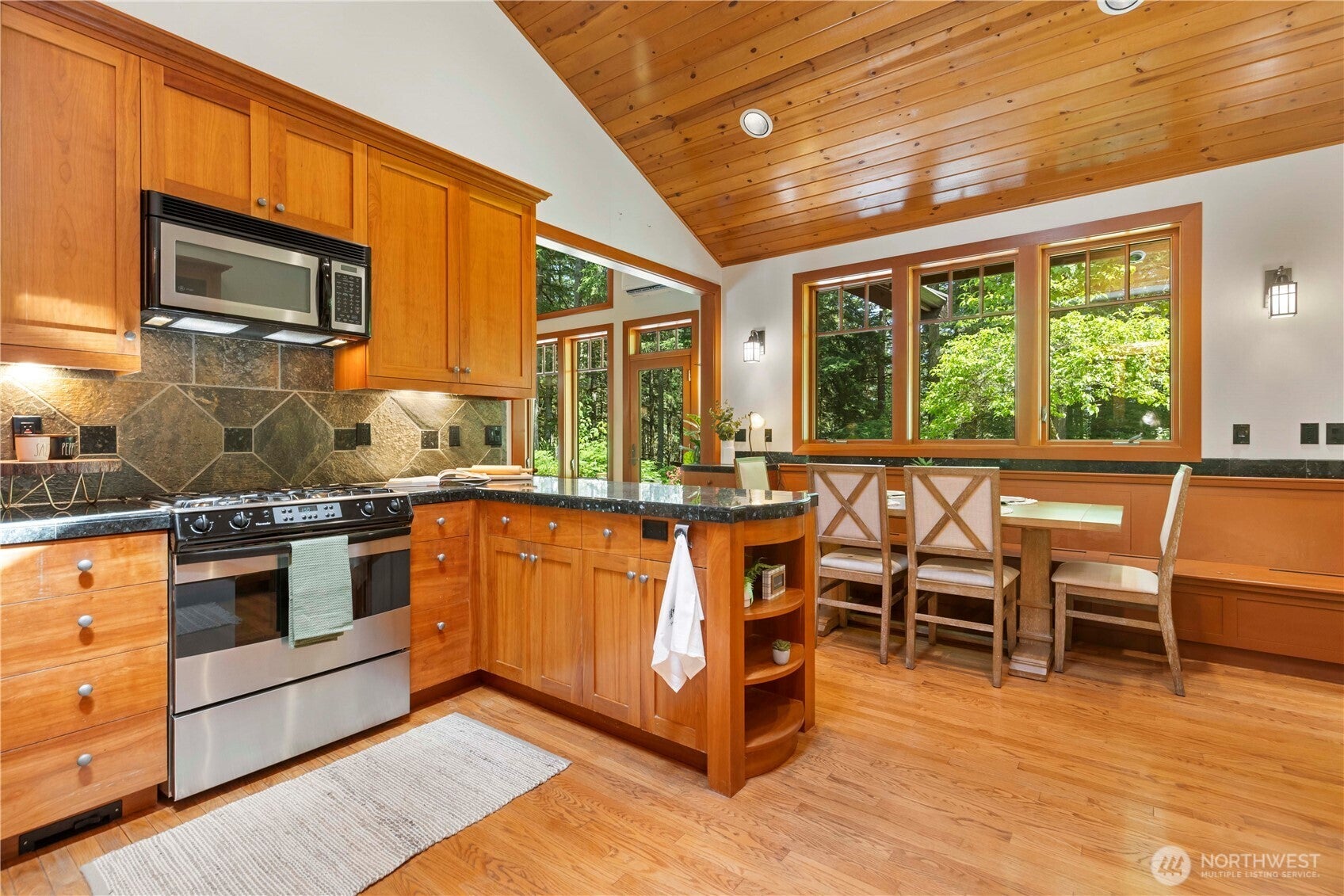 Carnation, Washington, 98014, United States, 3 Bedrooms Bedrooms, ,4 BathroomsBathrooms,Residential,Active,1852686