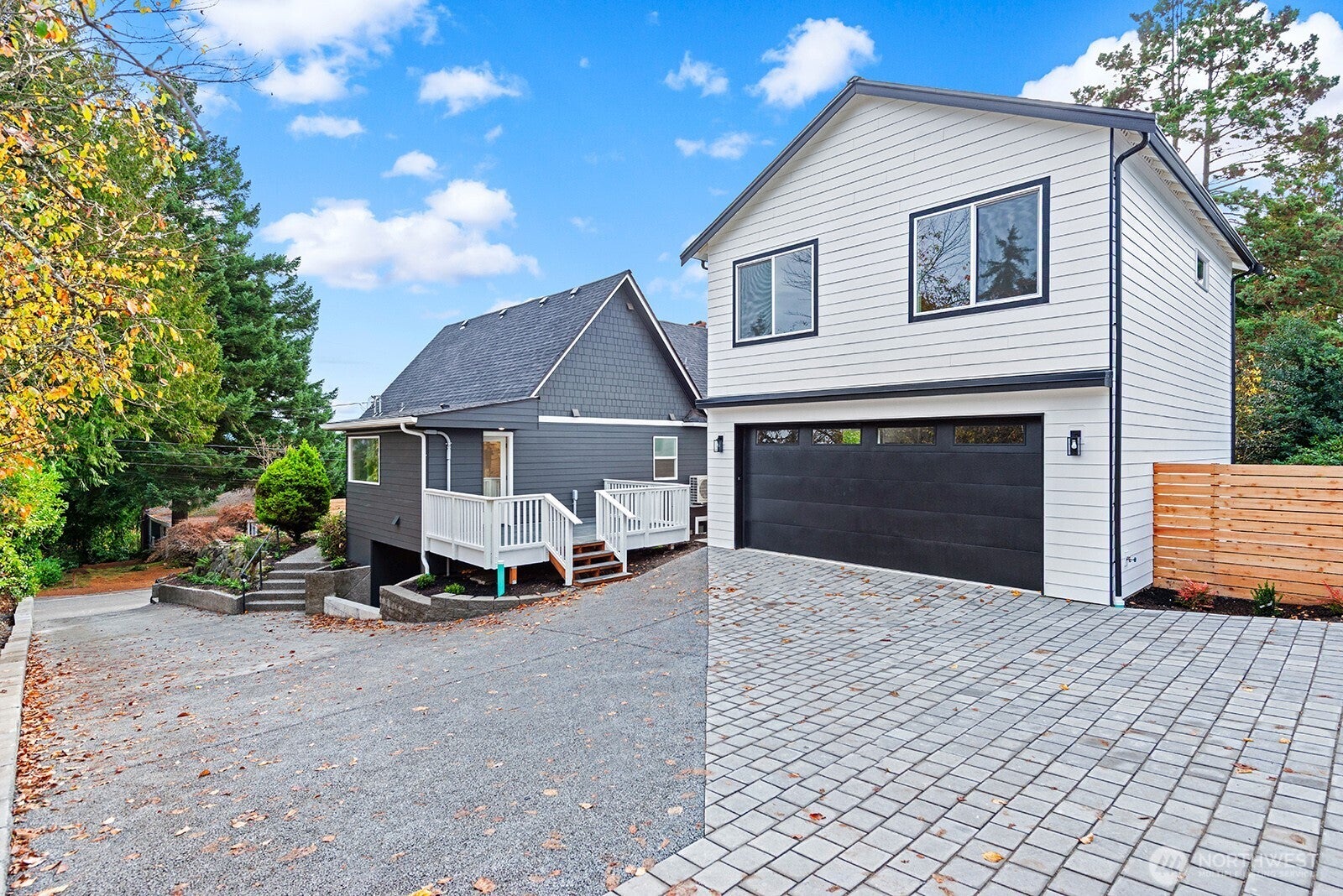 Seattle, Washington, 98125, United States, 4 Bedrooms Bedrooms, ,4 BathroomsBathrooms,Residential,Active,1988485