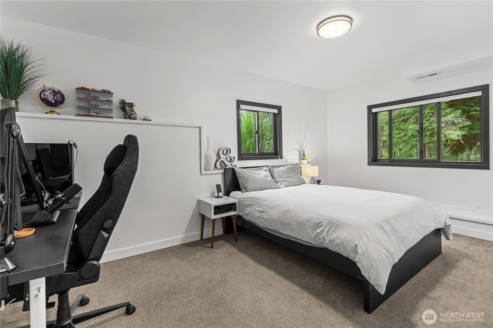 Issaquah, Washington, 98027, United States, 4 Bedrooms Bedrooms, ,3 BathroomsBathrooms,Residential,Active,1892612